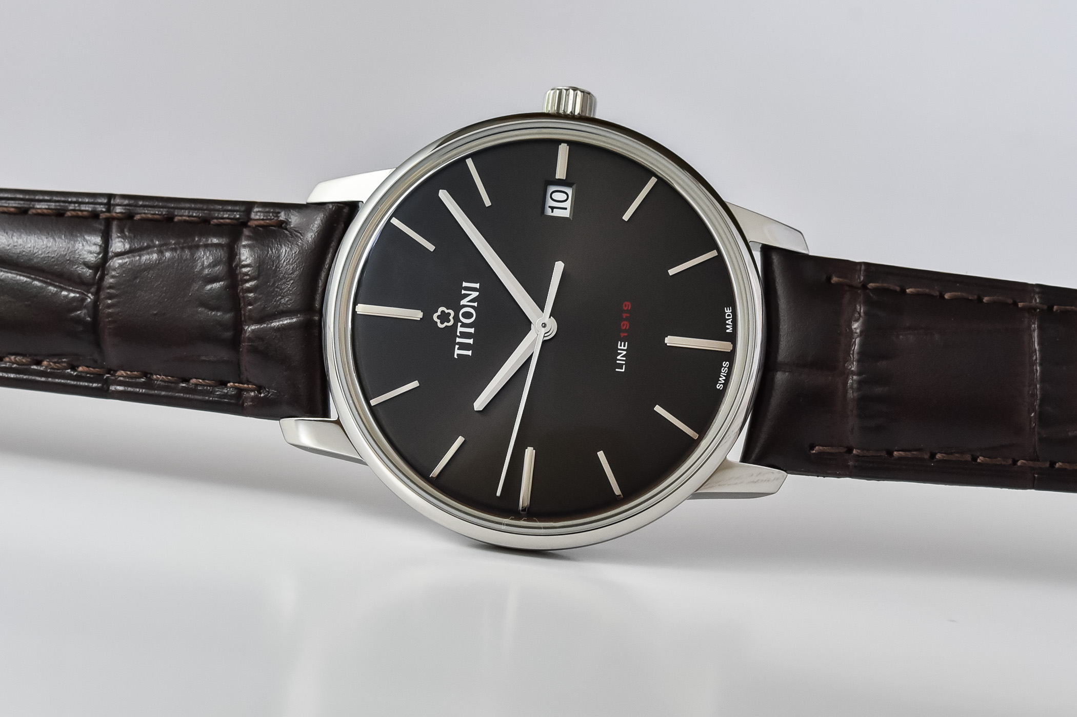 Titoni LINE 1919 With In-House Calibre T10 - hands-on - 5 Titoni LINE 1919 With In-House Calibre T10