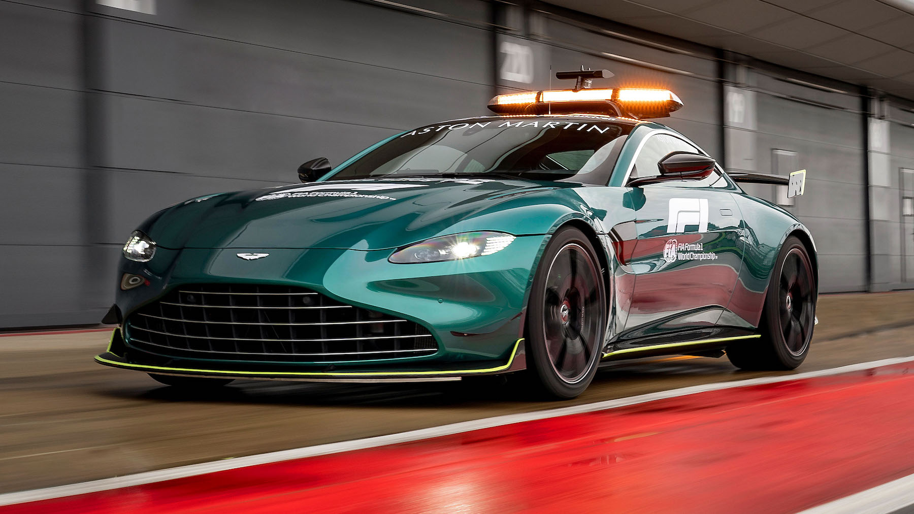 aston_martin_vantage_official_safety_car_of_formula_one_01 aston_martin_vantage_official_safety_car_of_formula_one_01