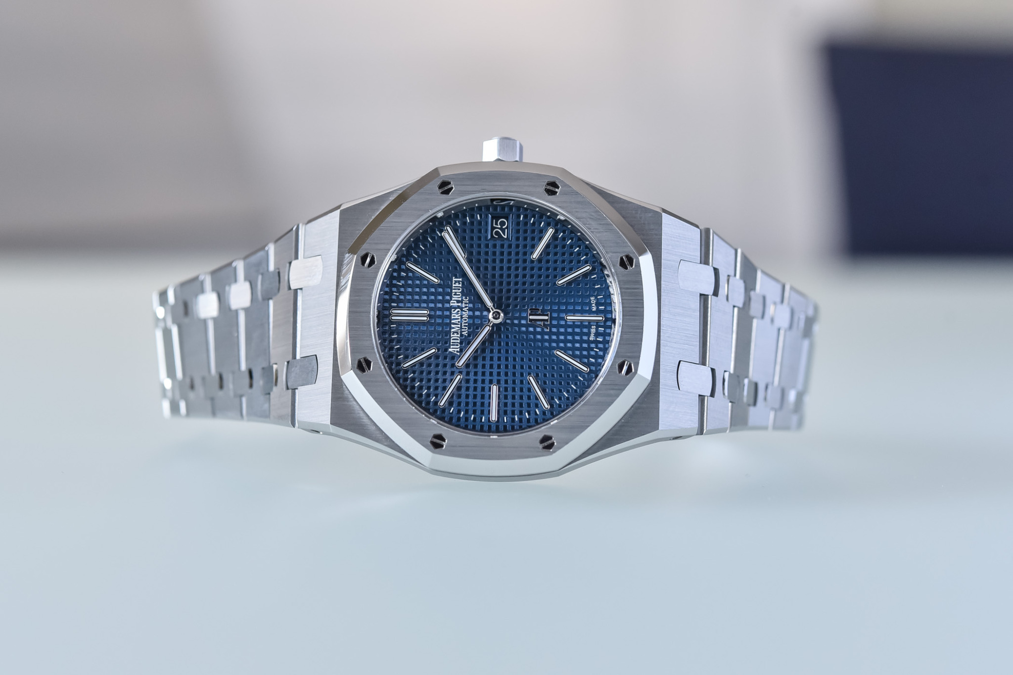 Audemars Piguet Royal Oak Jumbo Extra-Thin 16202ST - Review, Video