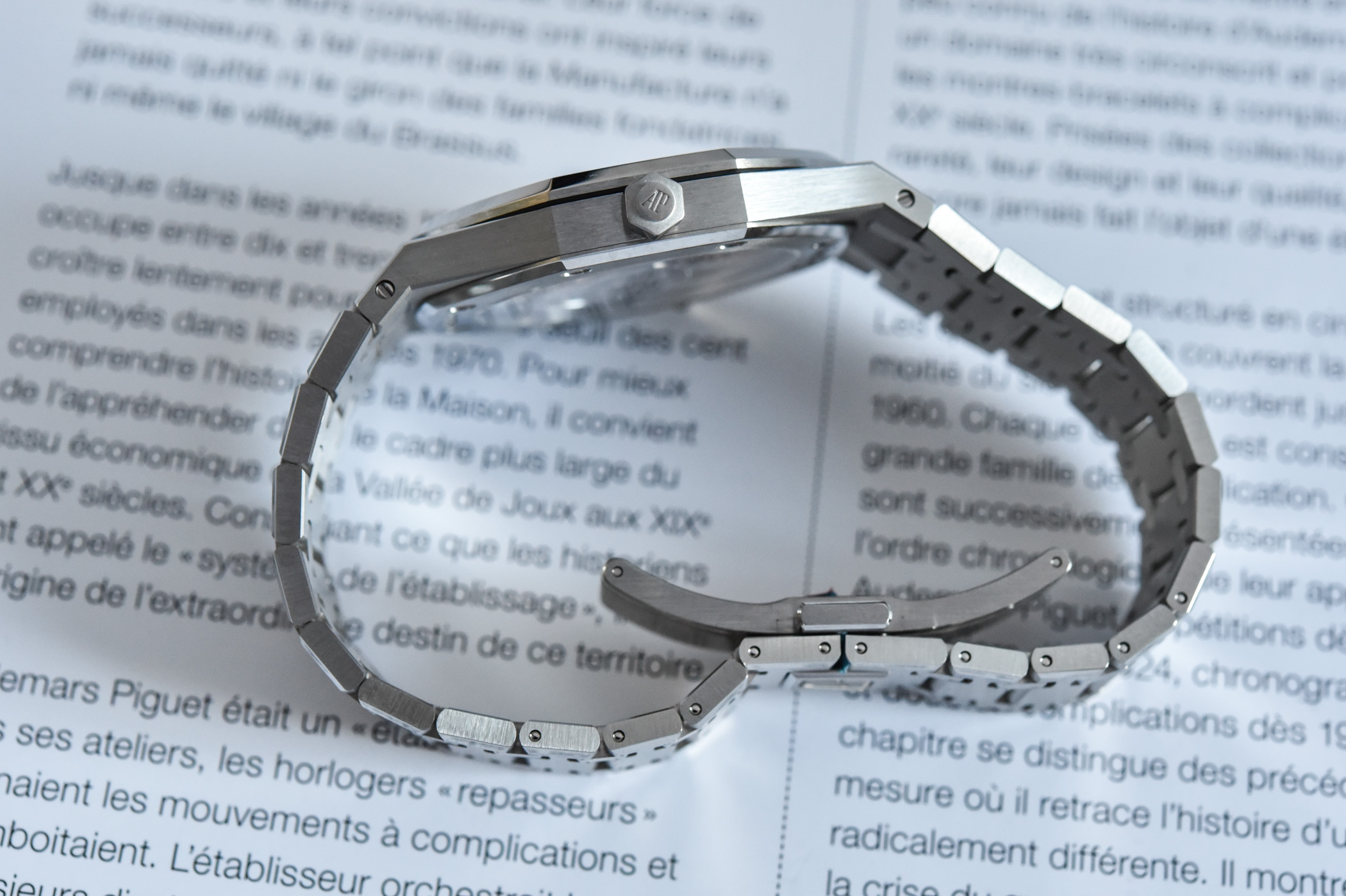 Audemars Piguet Royal Oak Jumbo Extra-Thin Openworked 39mm stainless steel 50th anniversary 16204ST.OO.1240ST.01 - review - 4 Audemars Piguet Royal Oak Jumbo Extra-Thin Openworked 39mm stainless steel 50th anniversary 16204ST