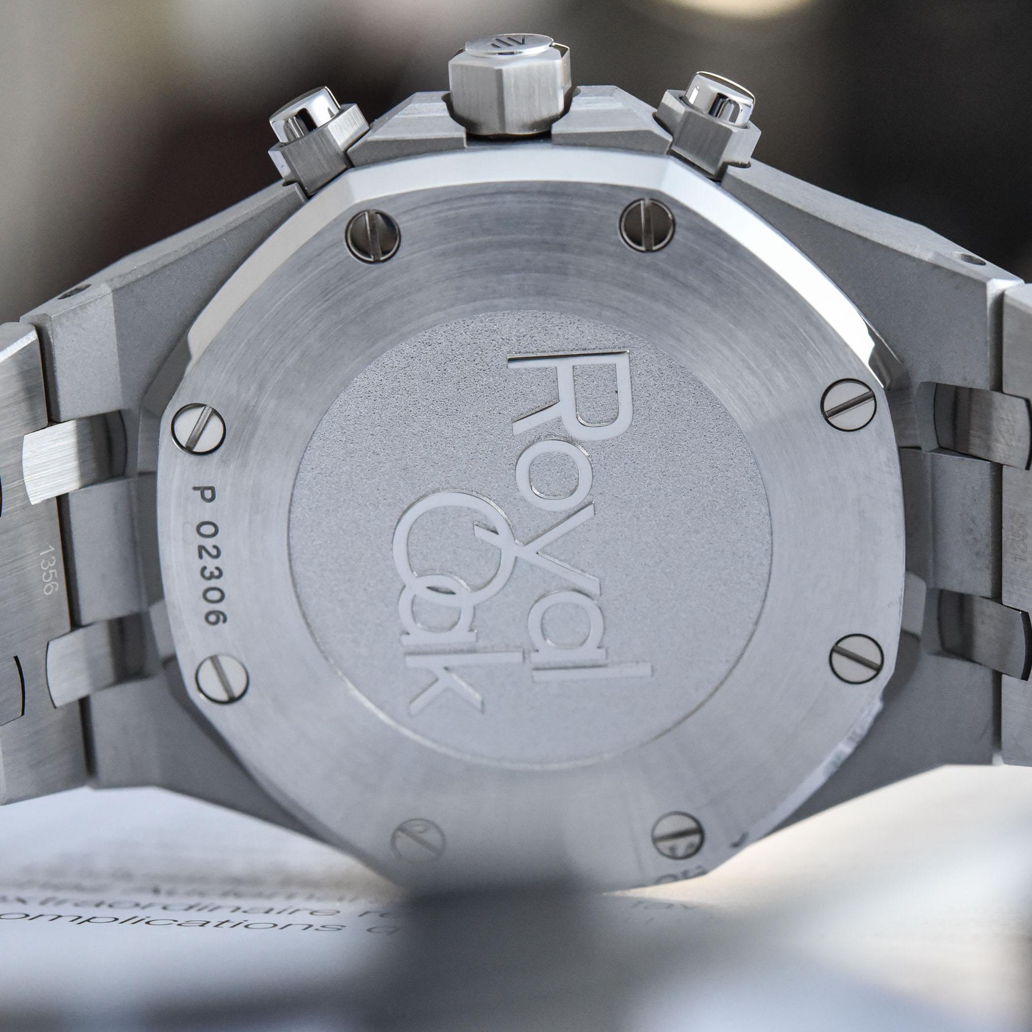 Audemars Piguet Royal Oak Selfwinding Chronograph 38mm 26715 - 50th anniversary - 2 Audemars Piguet Royal Oak Selfwinding Chronograph 38mm 26715ST