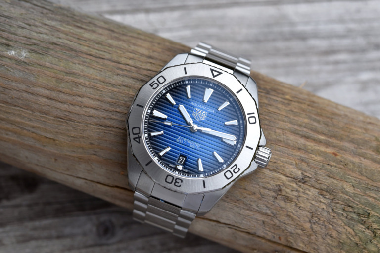 2022 AG Heuer Aquaracer Professional 200 Smokey Blue