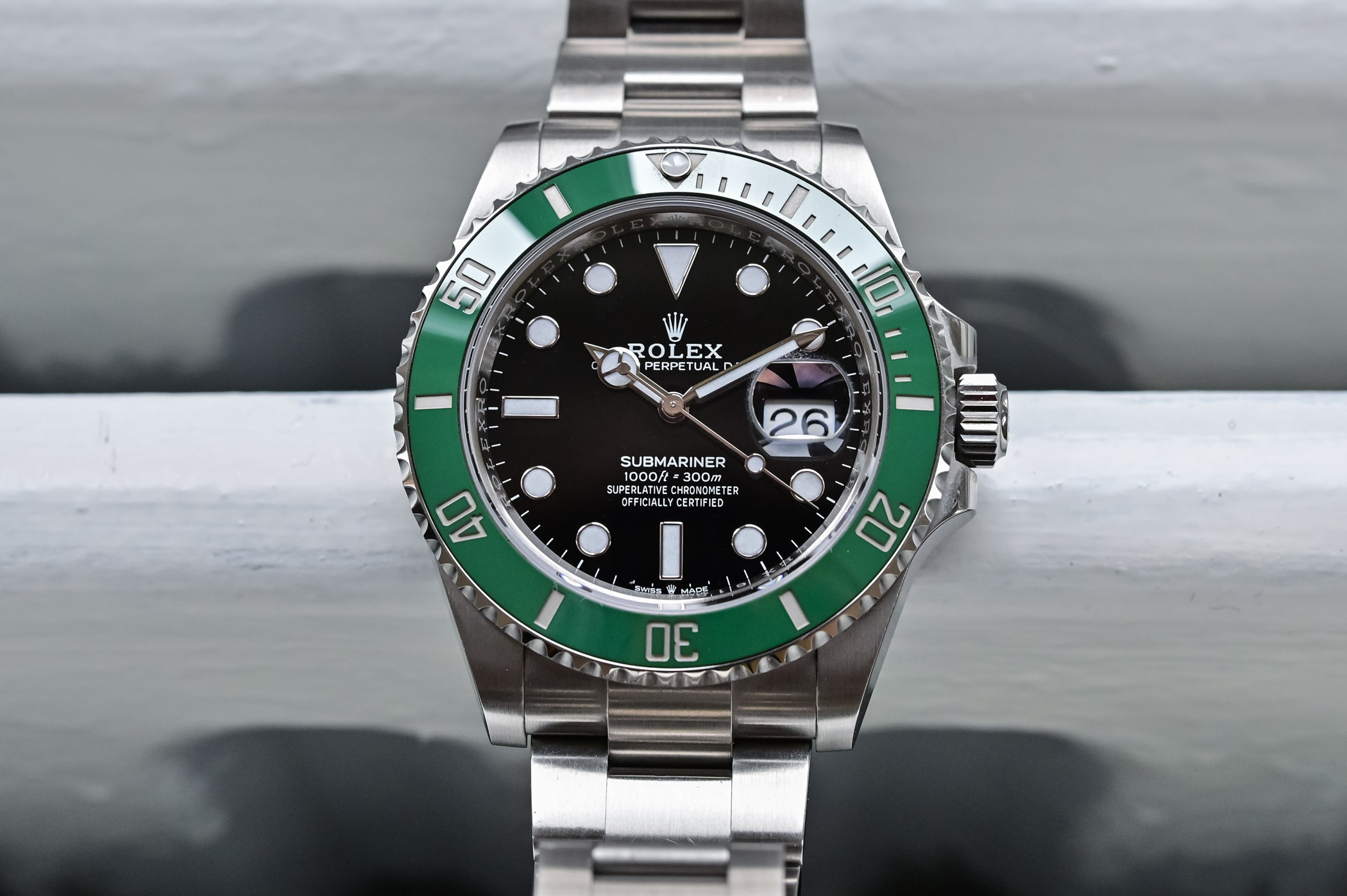 Rolex Submariner Date 126610LV Green Starbucks - review