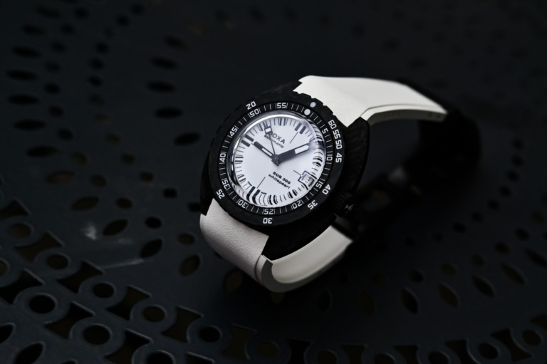 Doxa SUB 300 Carbon Whitepearl