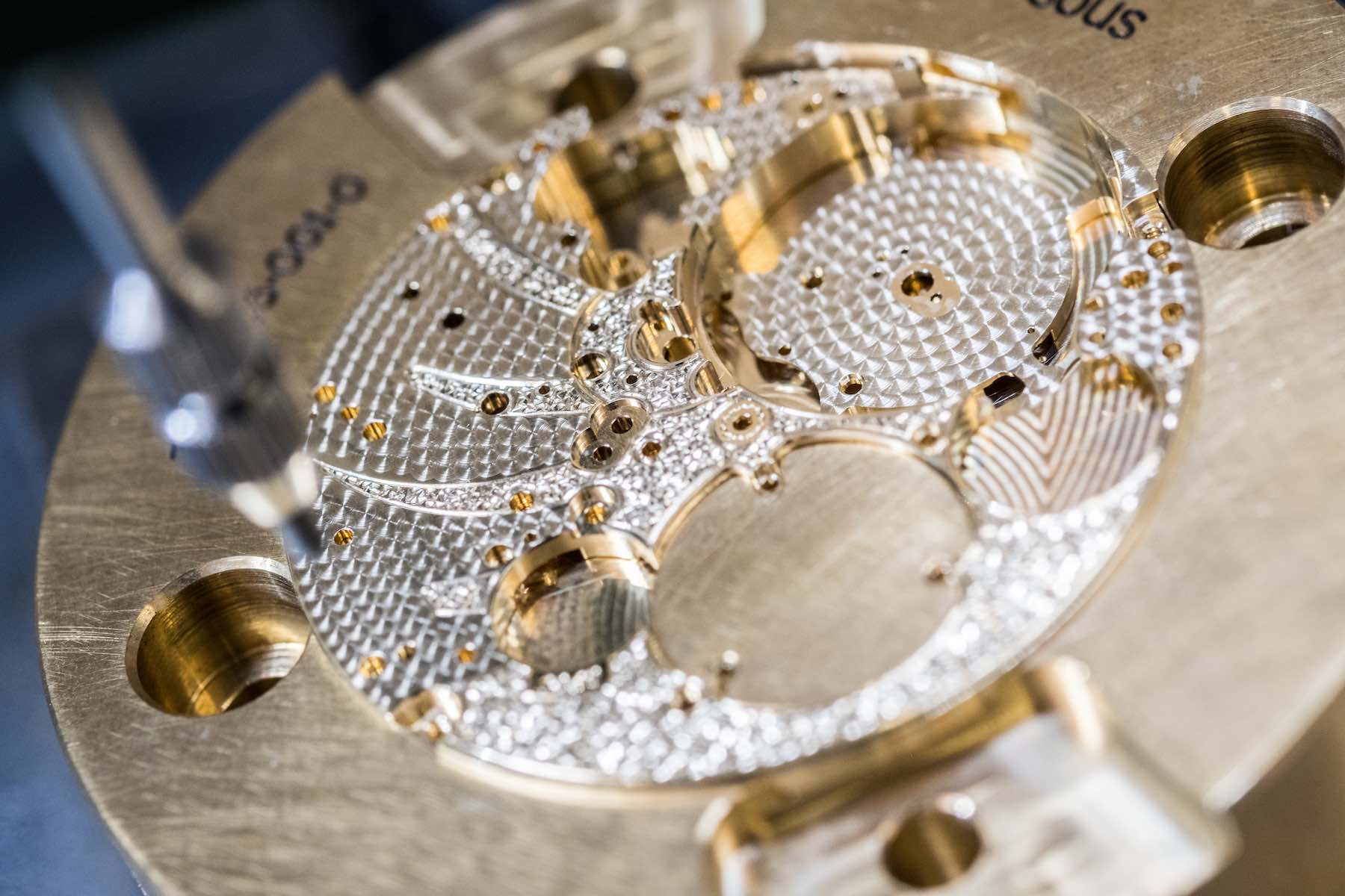 BOVET 1822_Circular graining decoration workshop BOVET 1822_Circular graining decoration workshop