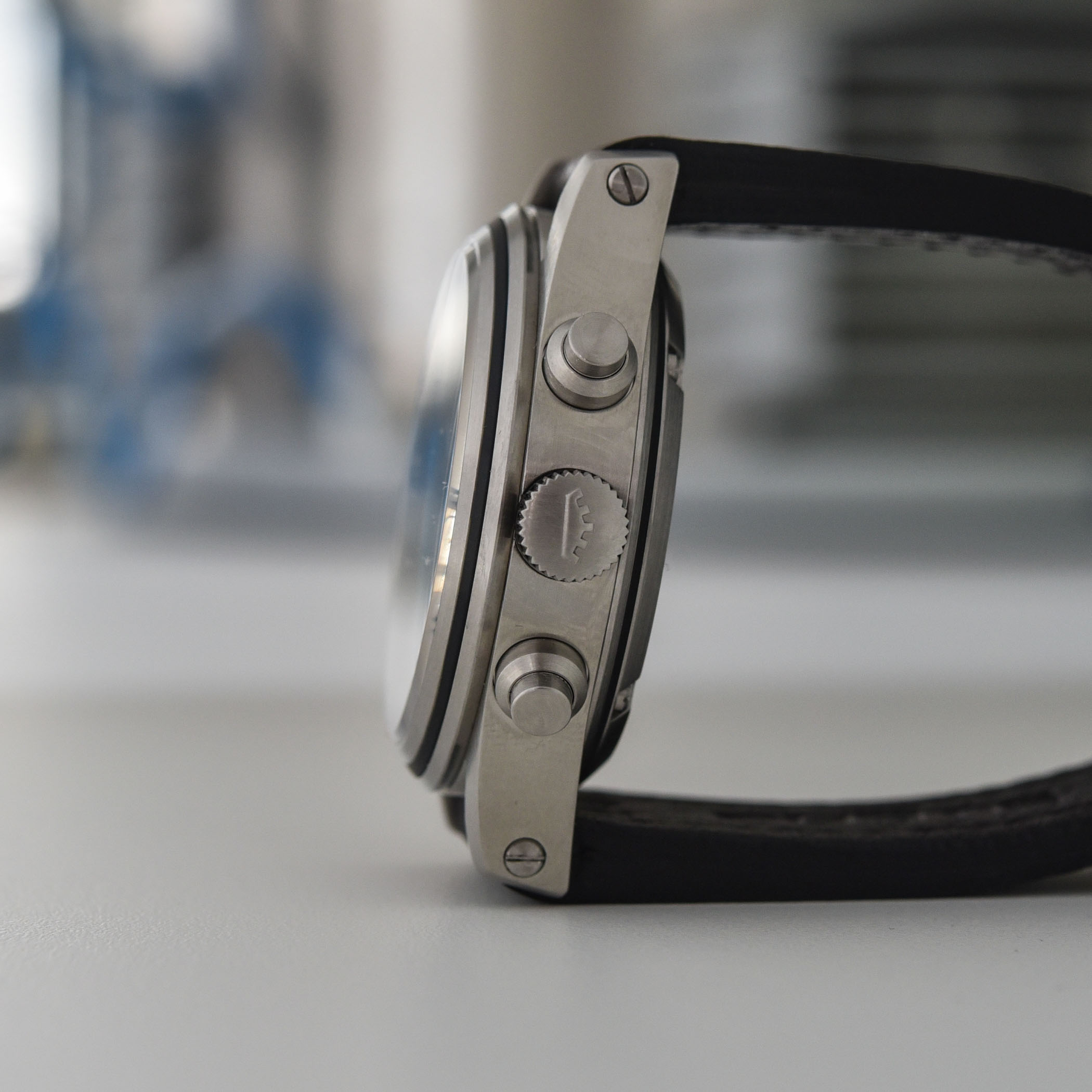 Fortis Stratoliner Chronograph - watch for Space Travelers tested in space - hands-on - 7 Fortis Stratoliner Space Watch Chronograph