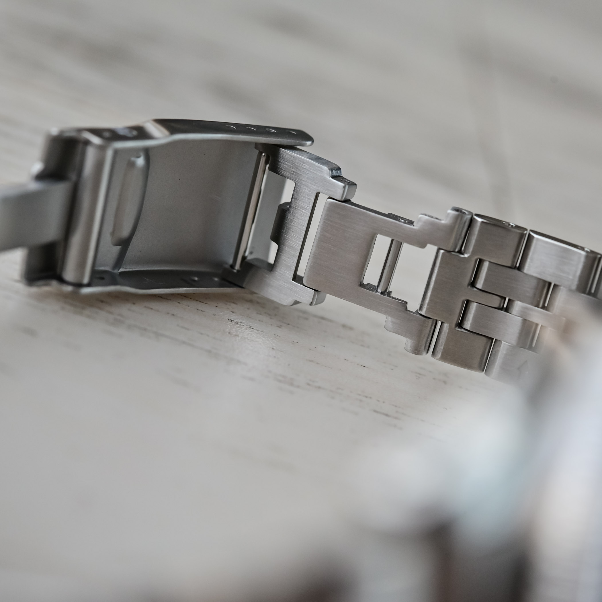 Yema Superman 500 No-Date Calibre Yema2000 - hands-on - 2 Yema Superman 500