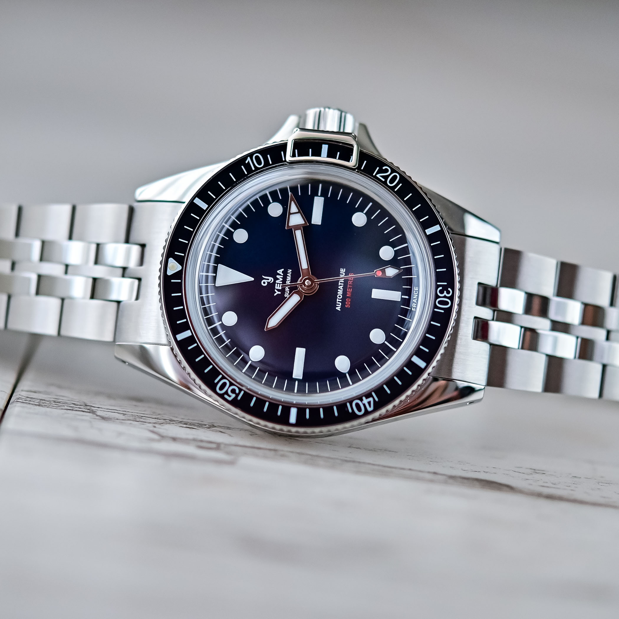 Yema Superman 500 No-Date Calibre Yema2000 - hands-on - 8 Yema Superman 500