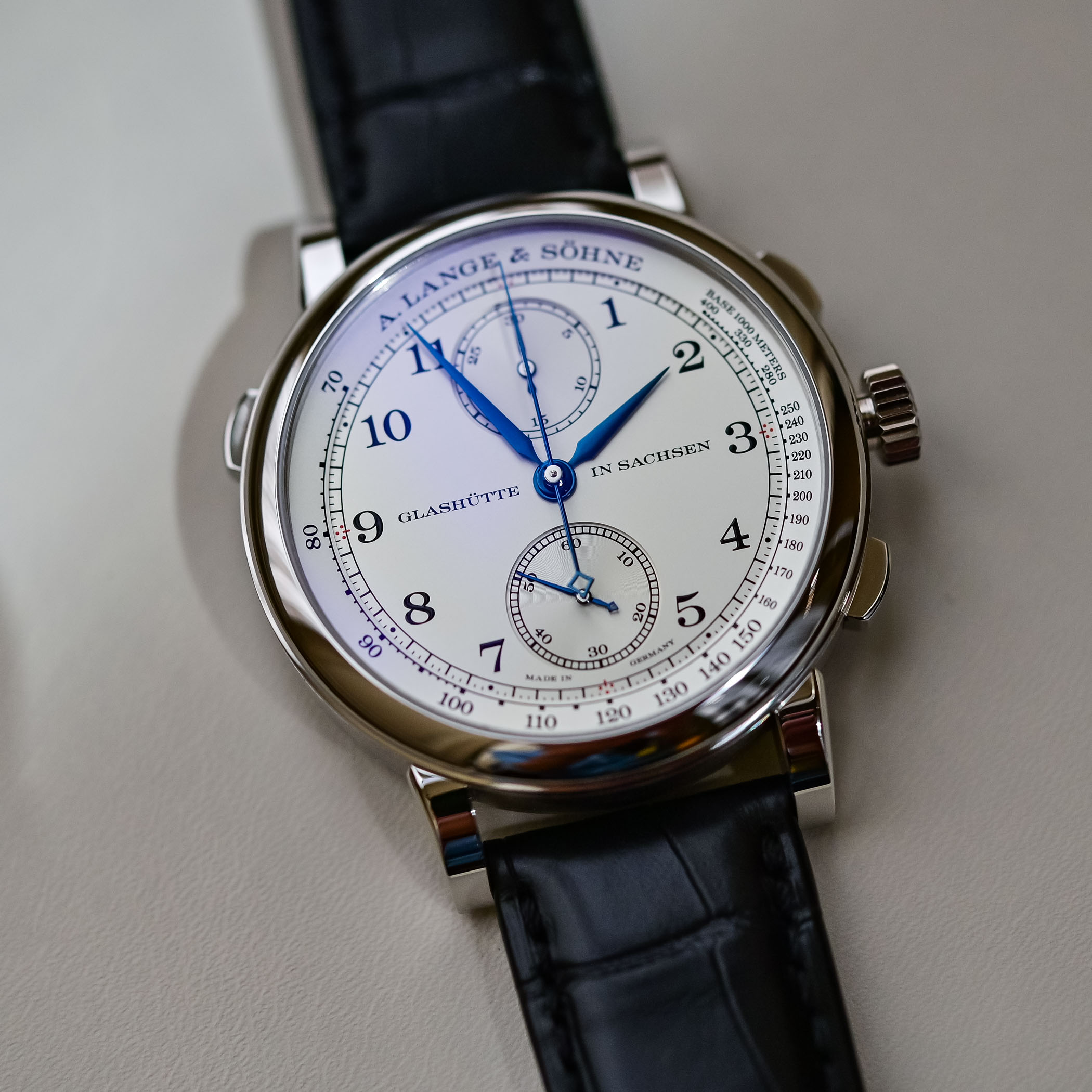 A. Lange Sohne 1815 Rattrapante Platinum Limited Edition 2022 - 425-025 - hands-on - 10 A. Lange & Söhne 1815 Rattrapante Platinum Limited Edition