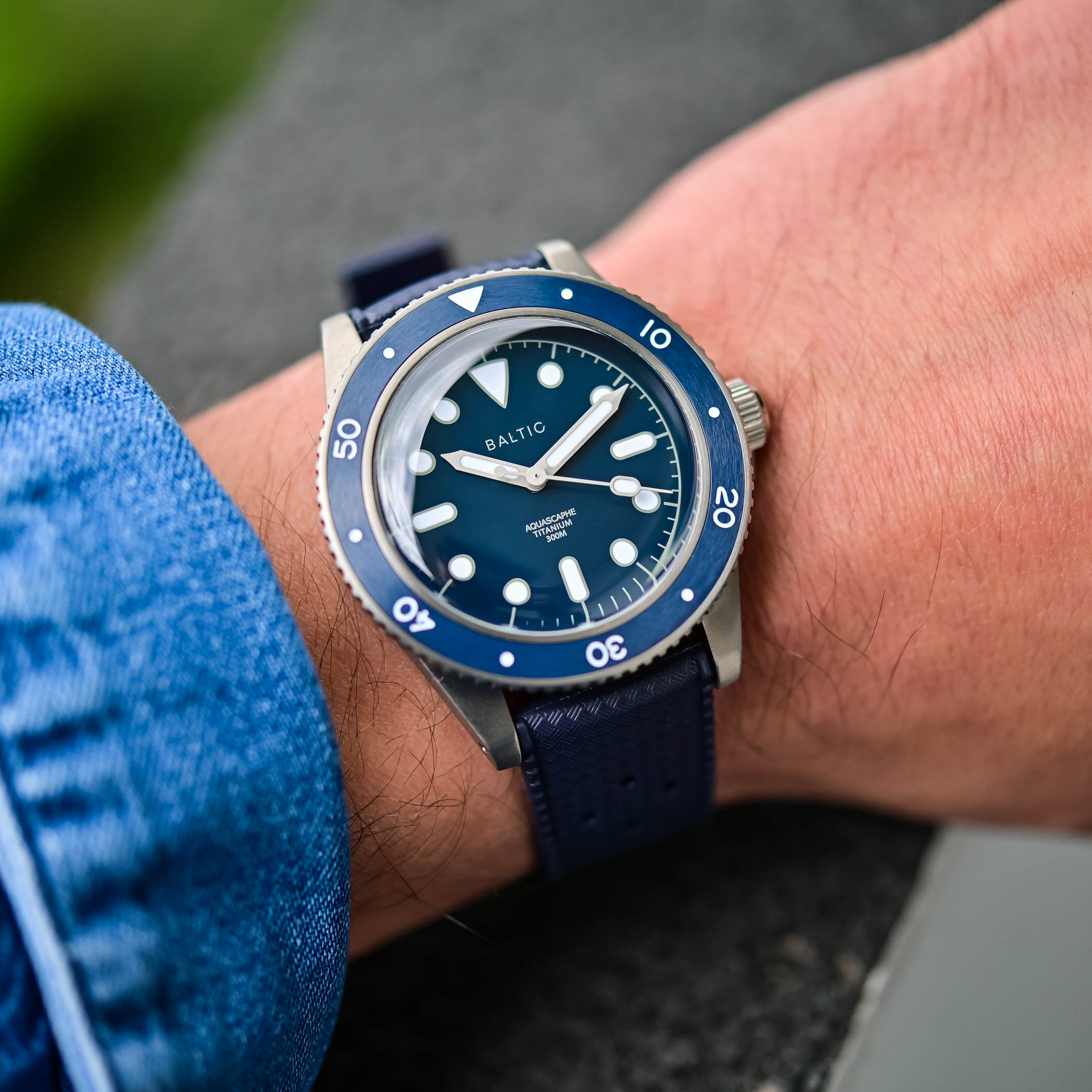Baltic Aquascaphe Titanium 41mm - Hands-On Review - 10 Baltic Aquascaphe Titanium 41mm Blue Dial