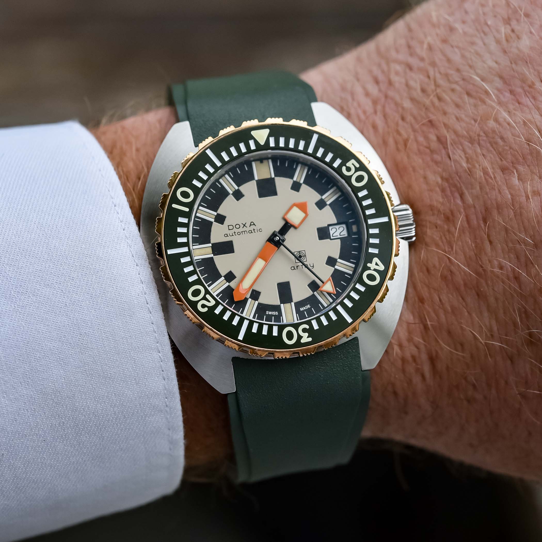 Doxa Army Stainless Steel Collection 2022 - Hands-On Review - 5 Doxa Army Stainless Steel Collection 2022 - Hands-On Review - 5