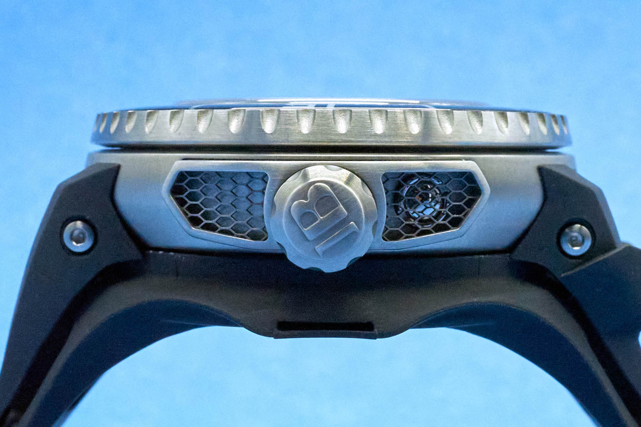 Blancpain Fifty Fathoms X Fathoms - Diving Review Underwater 9 Blancpain Fifty Fathoms X Fathoms - Depth gauge Mechanical diving computer - underwater review