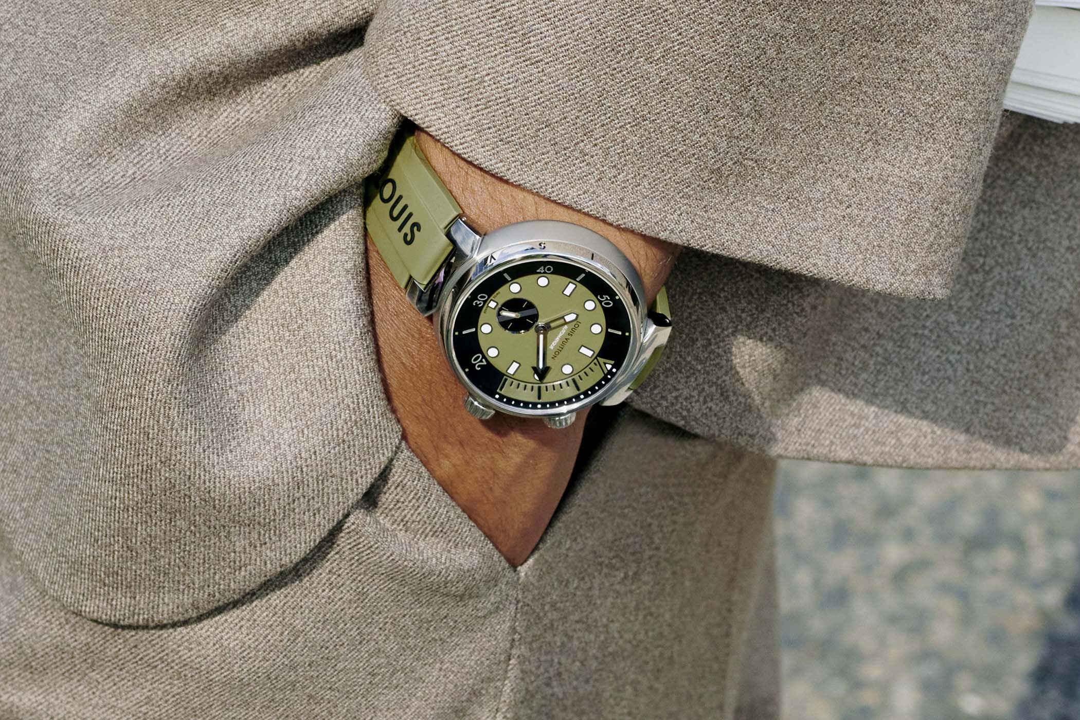 Louis Vuitton Tambour Street Diver 2022