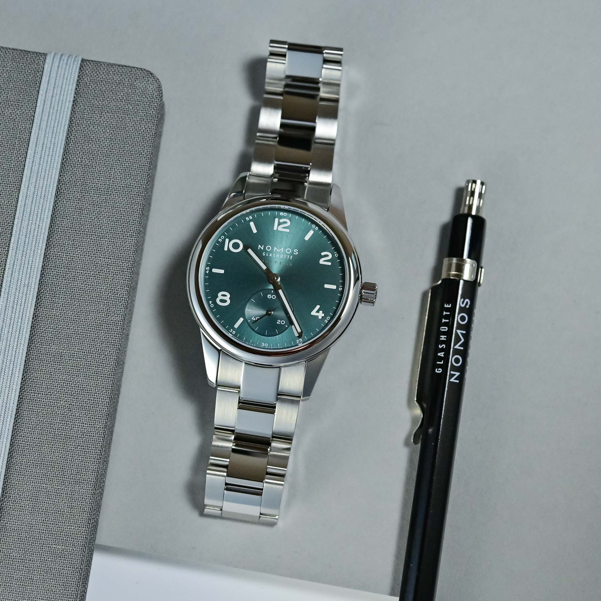 Nomos Club Sport neomatik 37 Petrol Green - hands-on Review - 1 Nomos Club Sport neomatik 37 Petrol Green