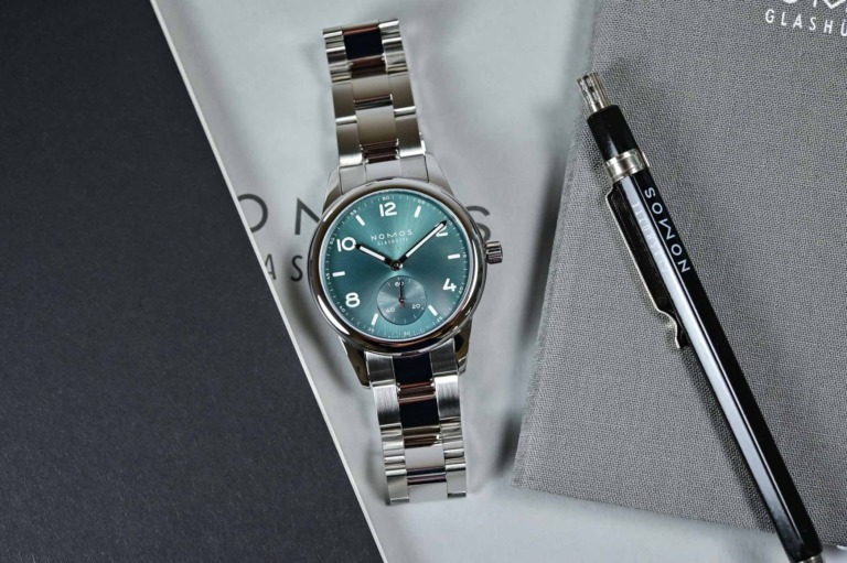 Nomos Club Sport neomatik 37 Petrol Green