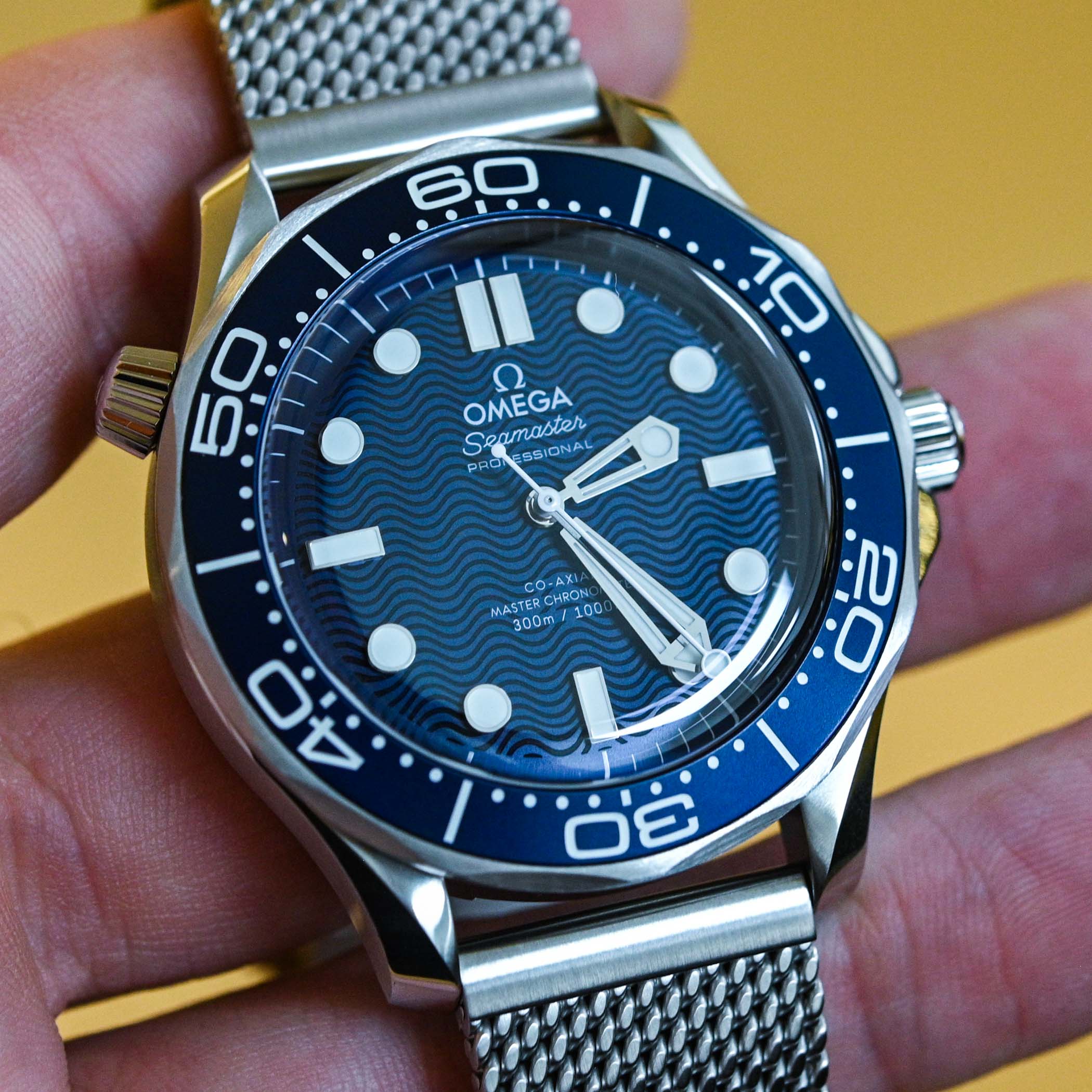 Omega Seamaster Diver 300M 60 Years Of Bond - hands-on - 1 Omega Seamaster Diver 300M 60 Years Of James Bond 210.30.42.20.03.002