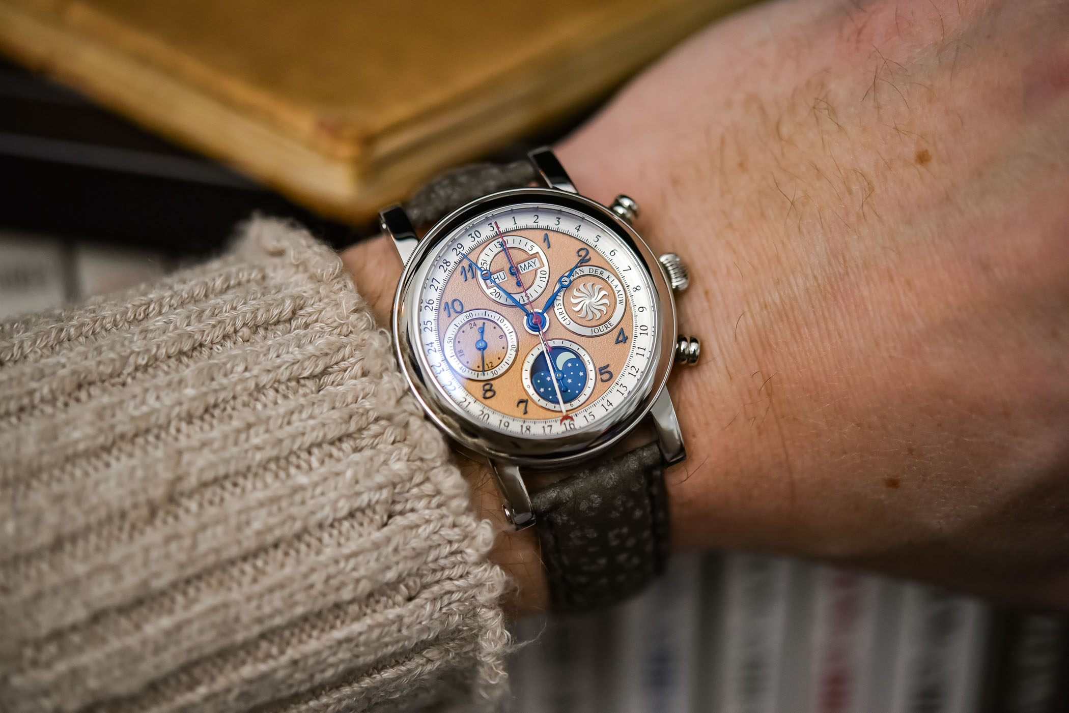 Christiaan van der Klaauw Ariadne Reijersen Collectors Edition Salmon and Turquoise - hands-on review - 3 Christiaan van der Klaauw Ariadne Reijersen Collector's Edition salmon Limited Edition