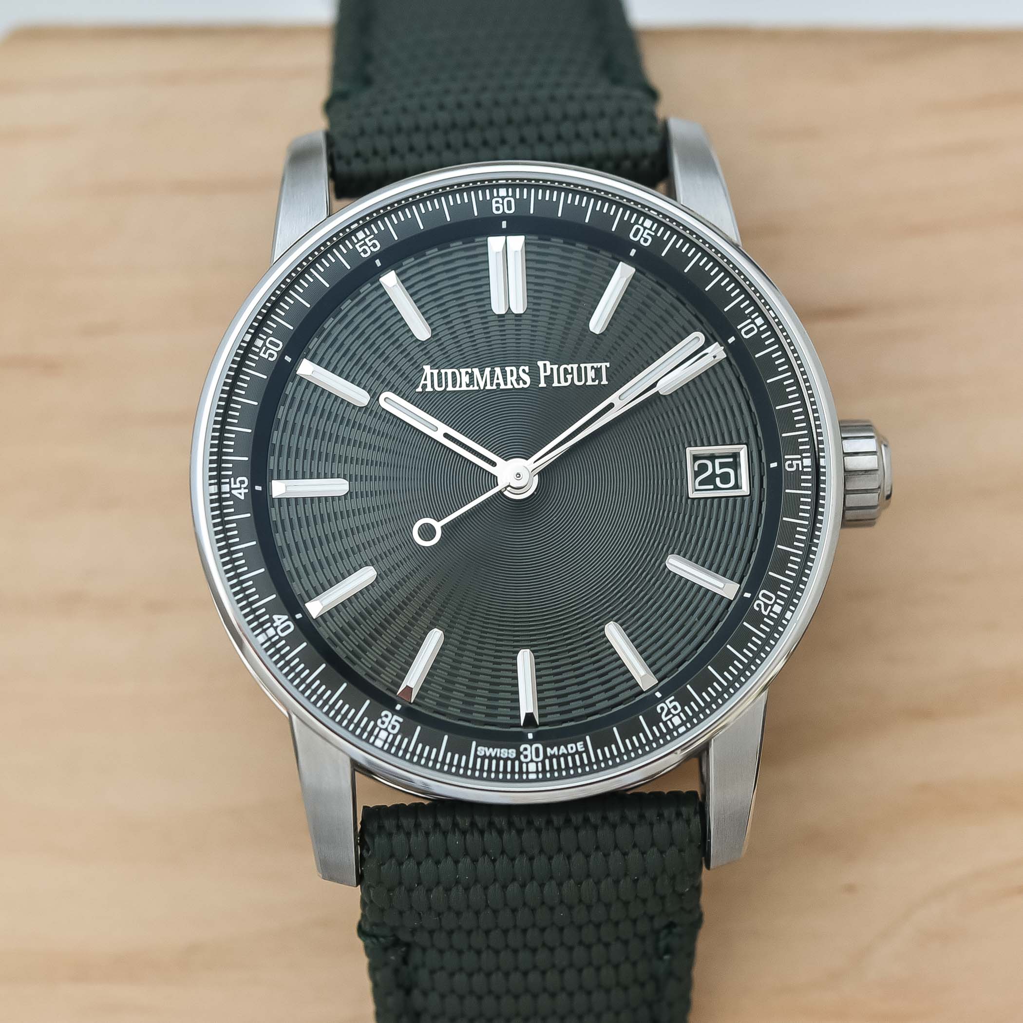 Stainless Steel Code 11.59 Audemars Piguet Collection hands-on review - 4 Stainless Steel Code 11.59 Audemars Piguet 3-hand