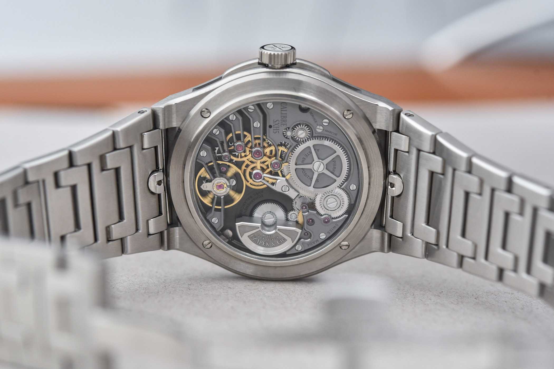 Czapek Antarctique Titanium Dark Sector - hands-on - 7 Czapek Antarctique Titanium Dark Sector