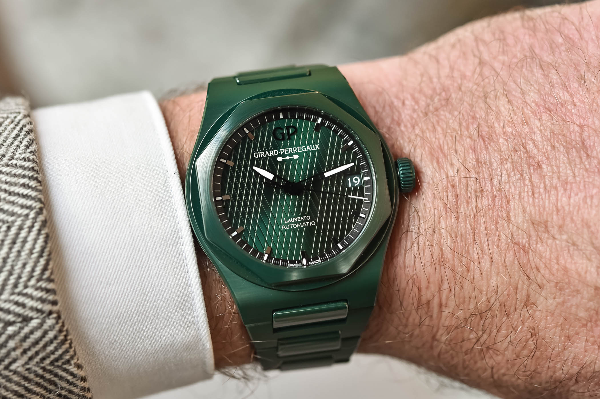 Girard-Perregaux Laureato Green Ceramic Aston Martin