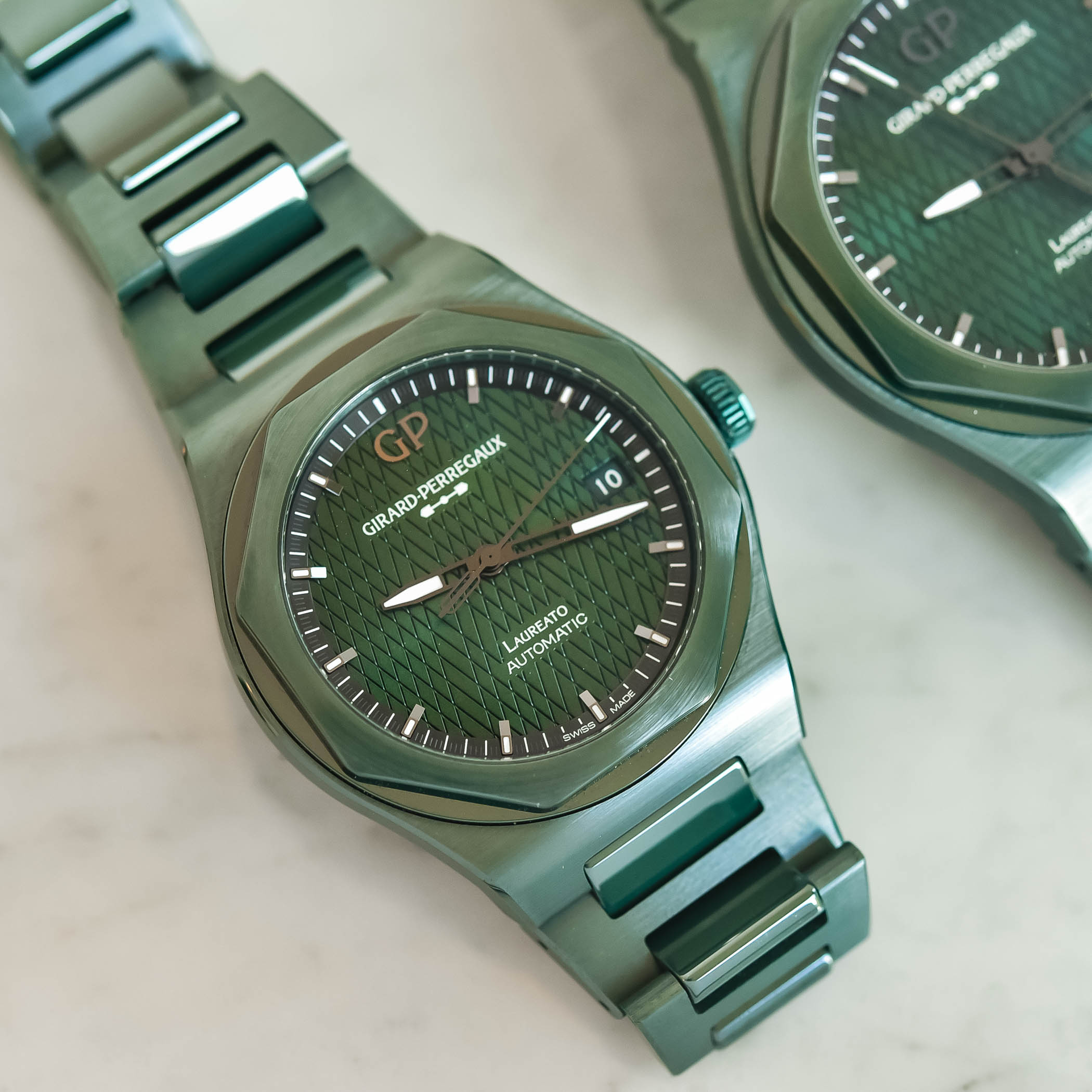 Girard-Perregaux Laureato Green Ceramic Aston Martin Editions - Hands-On - 8 Girard-Perregaux Laureato Green Ceramic Aston Martin