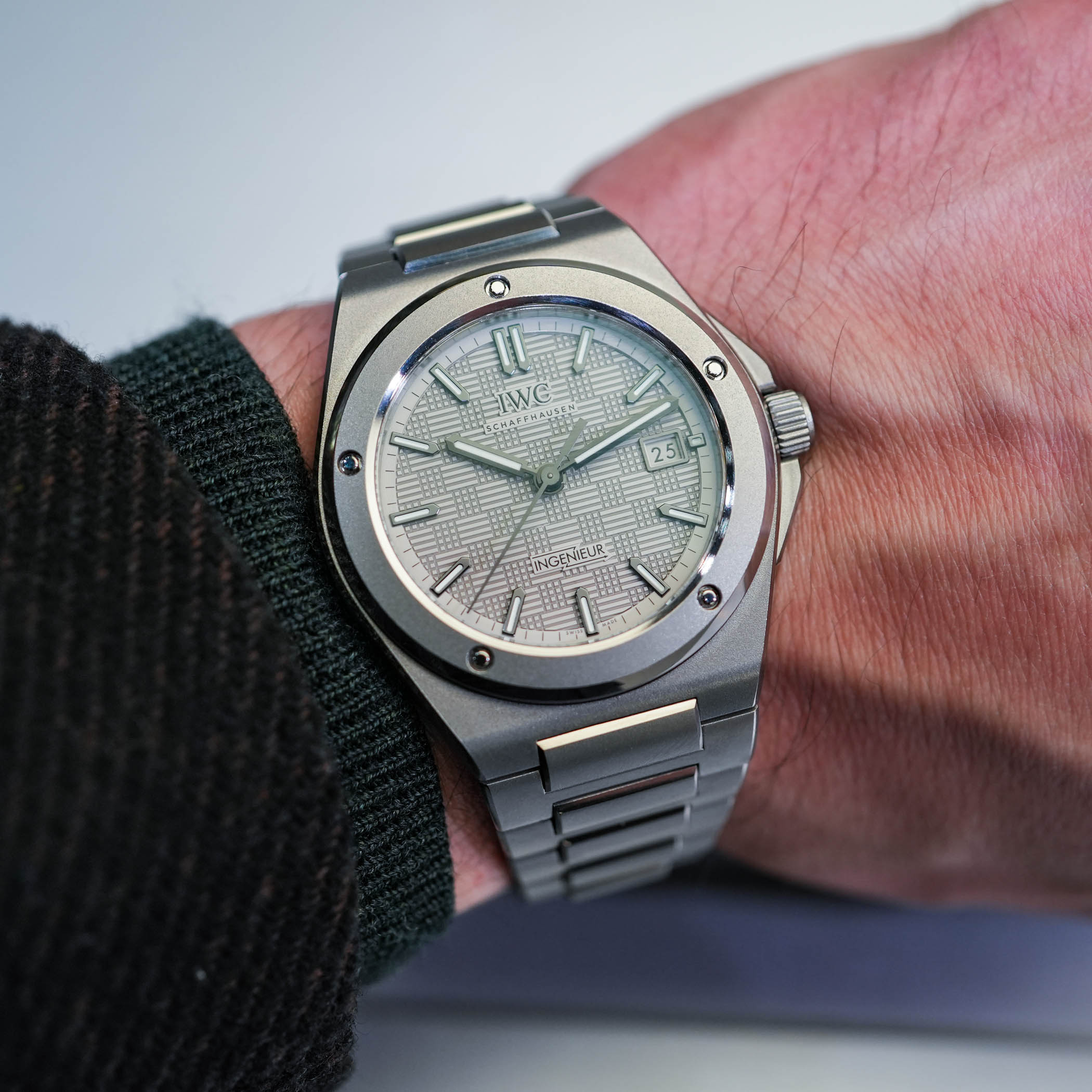 IWC Ingenieur Automatic 40 Titanium IW328904 - Hands-On Review - 5 2023 Genta-Style IWC Ingenieur Automatic 40 Titanium IW328904
