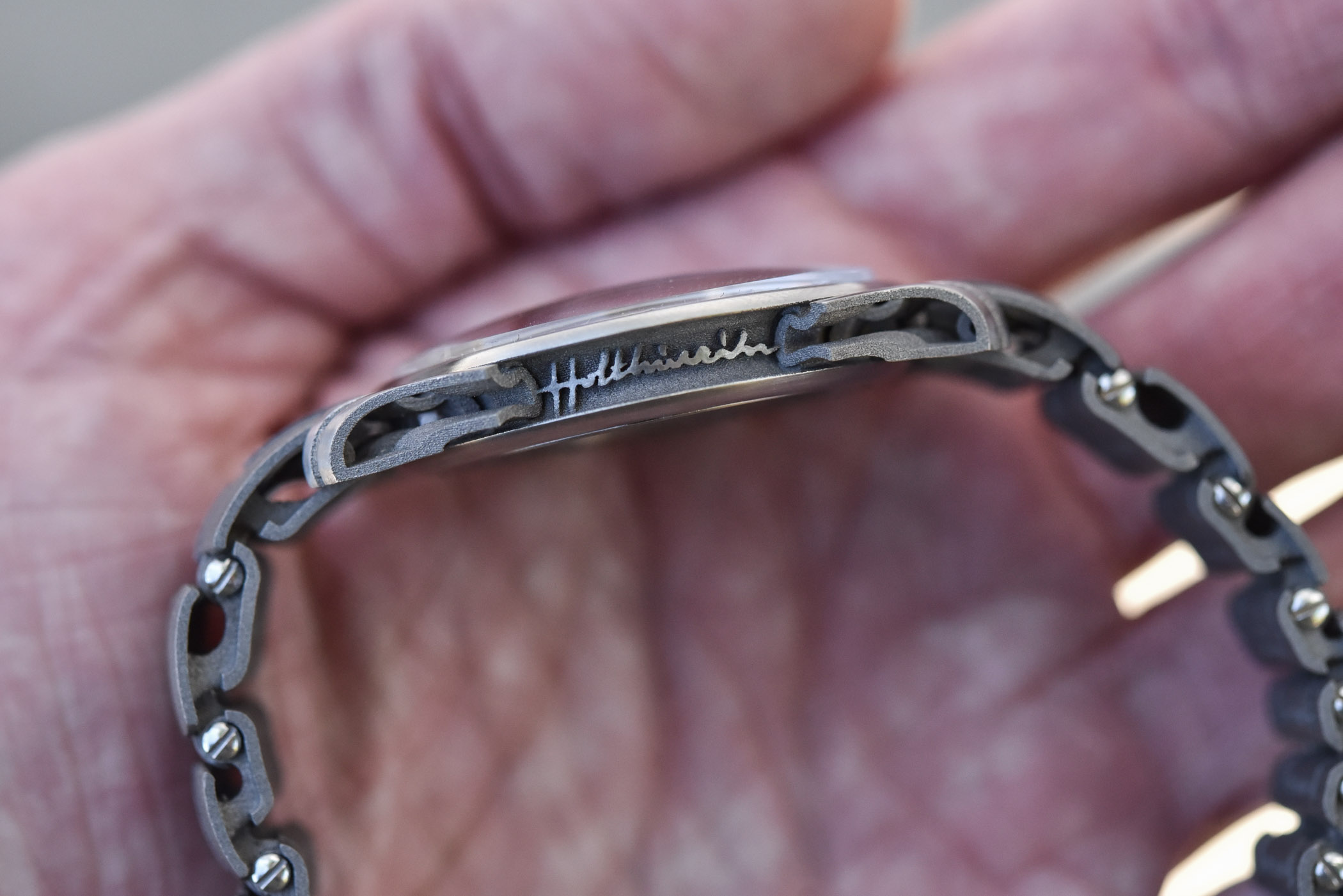 Holthinrichs Deconstructed 3D-Printed Titanium Watch and Bracelet - hands-on review - 11 Holthinrichs Deconstructed 3D-Printed Titanium Watch and Bracelet
