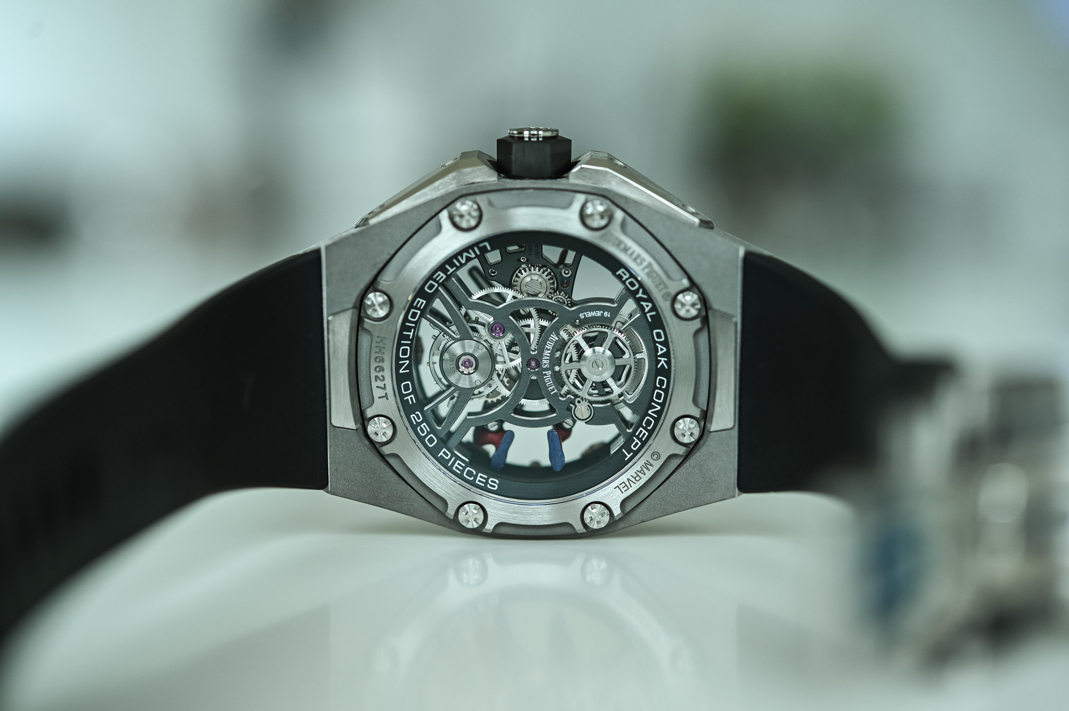 Marvel x Audemars Piguet Royal Oak Concept Tourbillon Spider-Man 42mm - 26631IO.OO.D002CA.01 - review - 10 Marvel x Audemars Piguet Royal Oak Concept Tourbillon Spider-Man