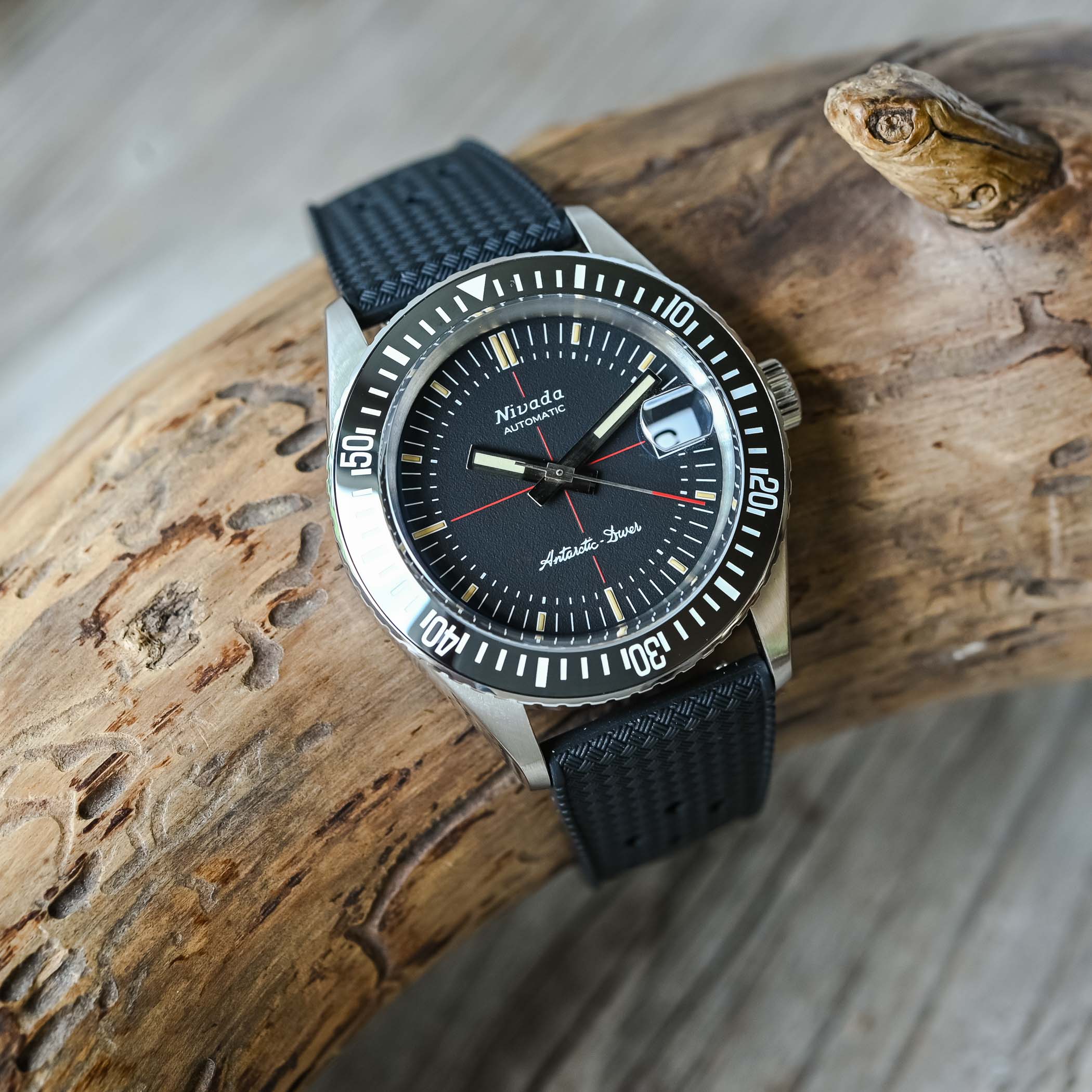 Nivada Grenchen Antarctic-Diver - accessible automatic dive watch - review - 1 Nivada Grenchen Antarctic-Diver - accessible automatic dive watch - review - 1