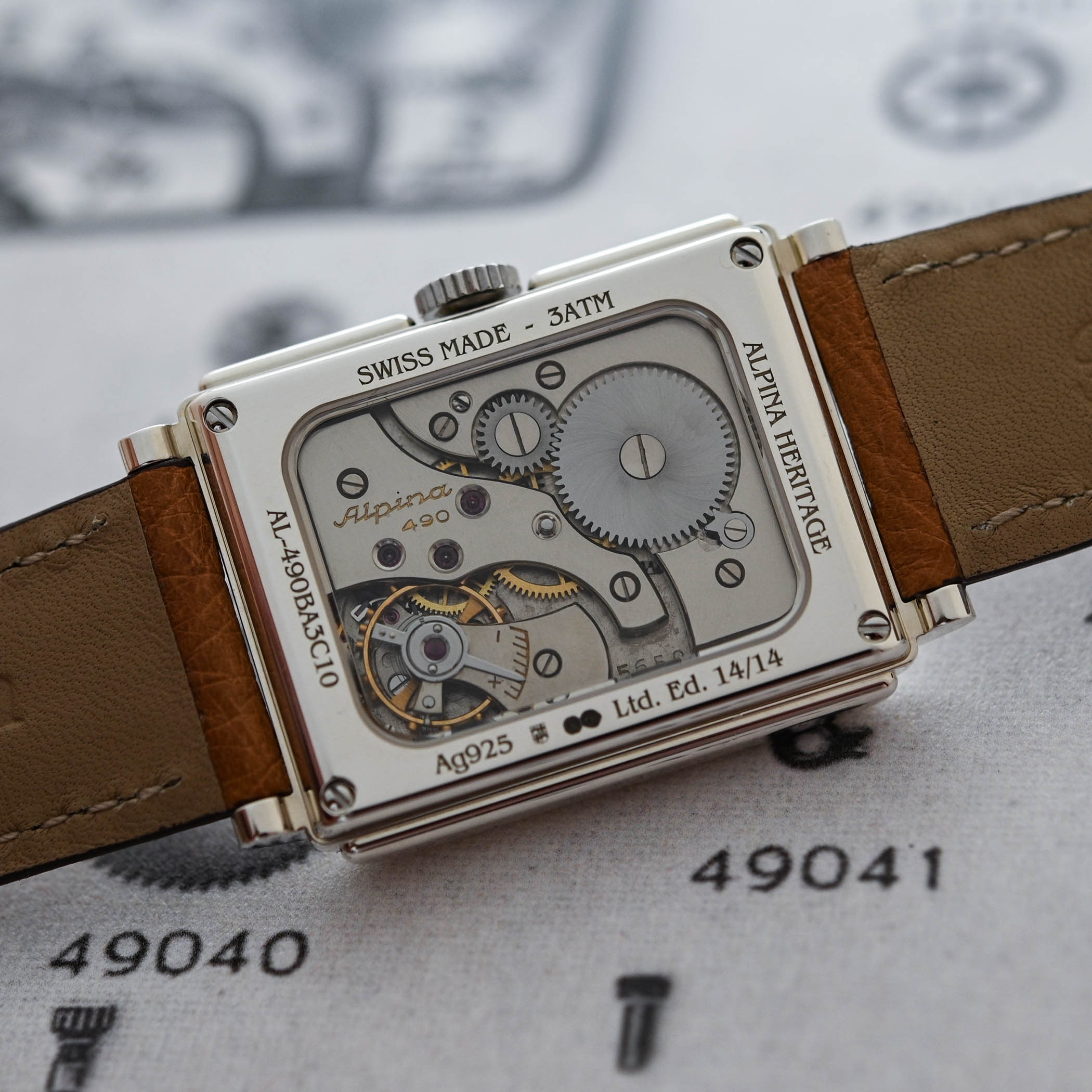 Alpina Heritage Carrée Mechanical 140 Years - New old Stock Vintage Movement Calibre AL-490 - hands-on review - 4 Alpina Heritage Carrée Mechanical 140 Years