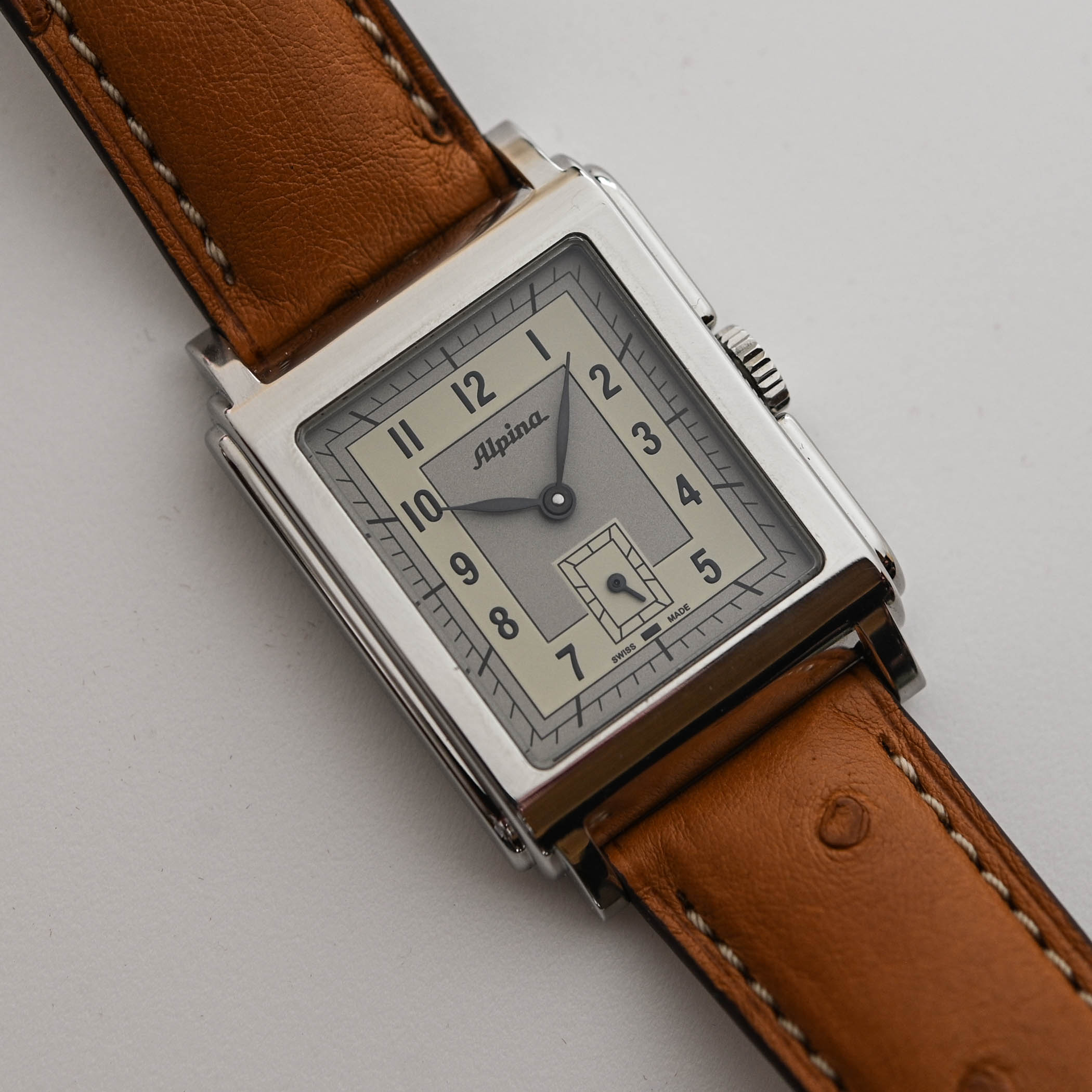 Alpina Heritage Carrée Mechanical 140 Years - New old Stock Vintage Movement Calibre AL-490 - hands-on review - 5 Alpina Heritage Carrée Mechanical 140 Years