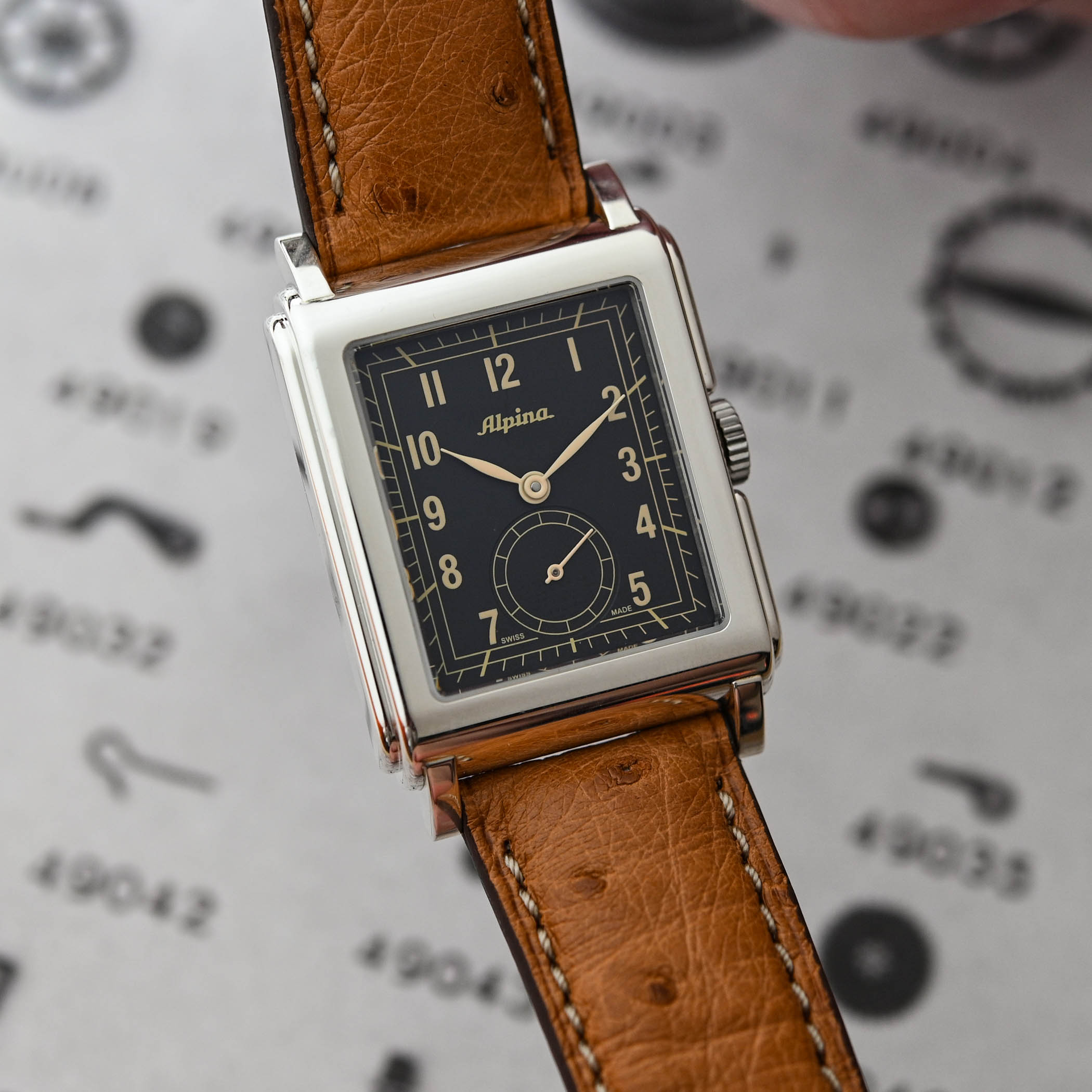 Alpina Heritage Carrée Mechanical 140 Years - New old Stock Vintage Movement Calibre AL-490 - hands-on review - 7 Alpina Heritage Carrée Mechanical 140 Years