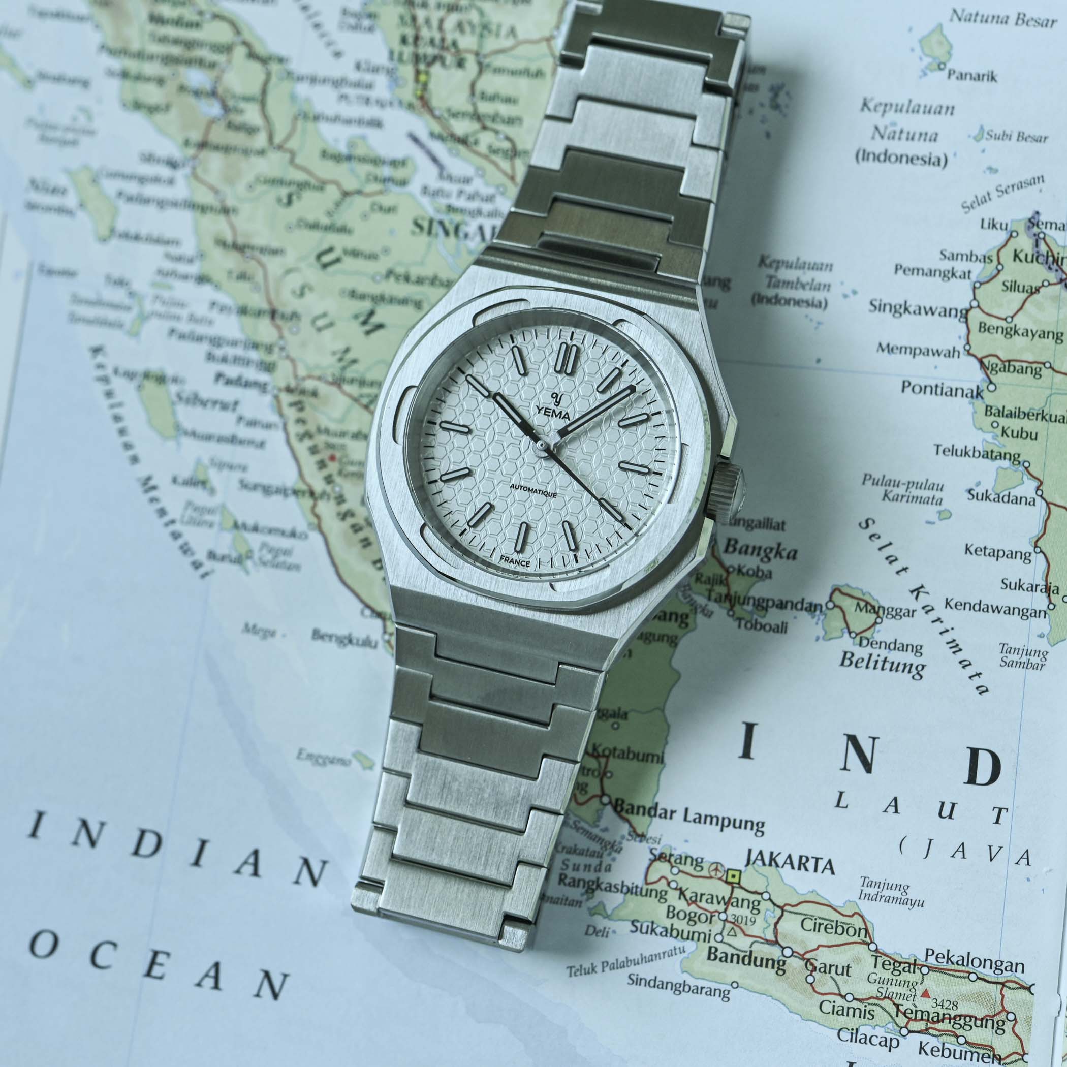 Yema Urban Traveller 2023 Collection - Calibre YEMA2000 - Hands-on - 10 Yema Urban Traveller 2023 Collection - Calibre YEMA2000 - Hands-on - 10