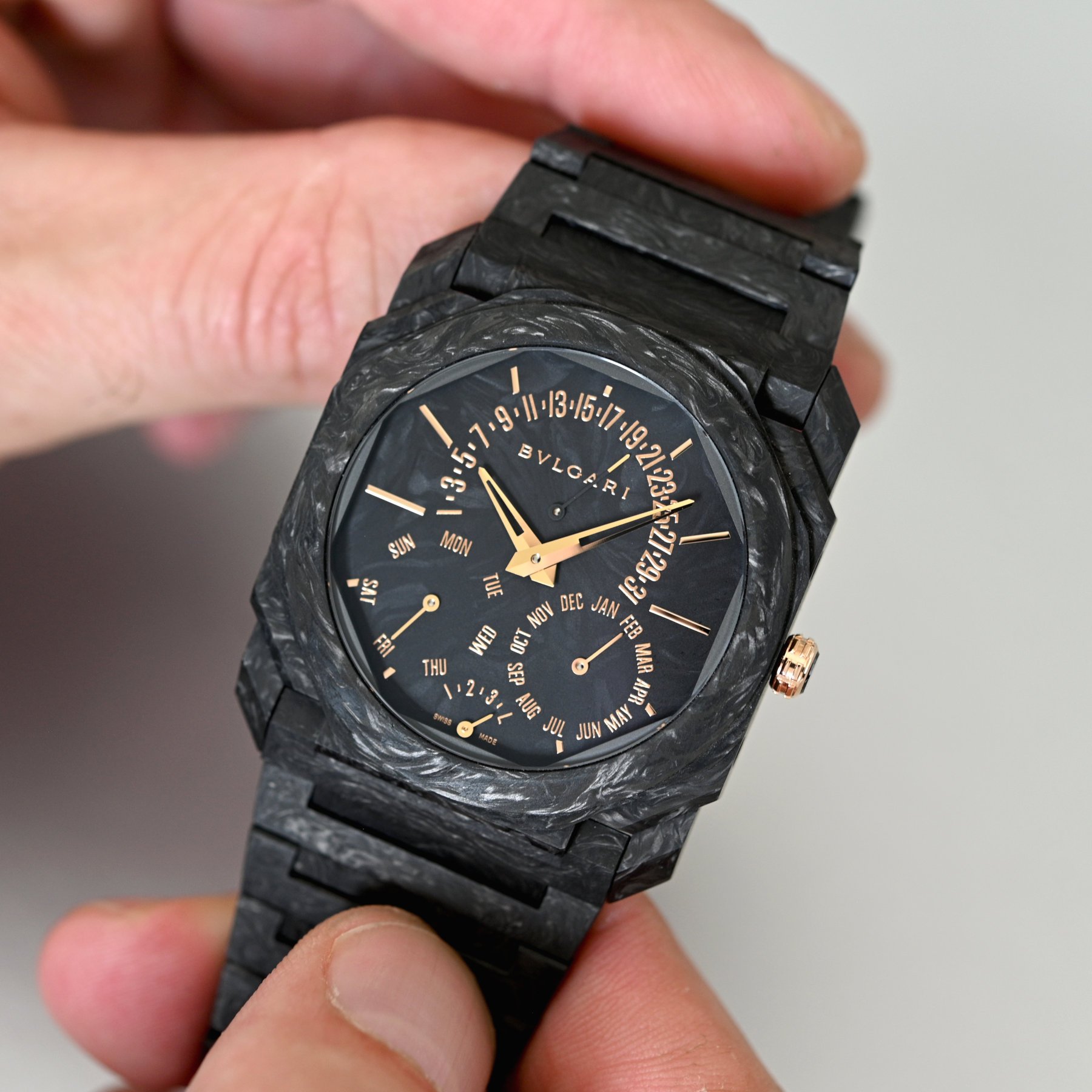Bulgari Octo Finissimo Perpetual Calendar Carbon & Gold - 2 Bulgari Octo Finissimo Perpetual Calendar Carbon & Gold - 2