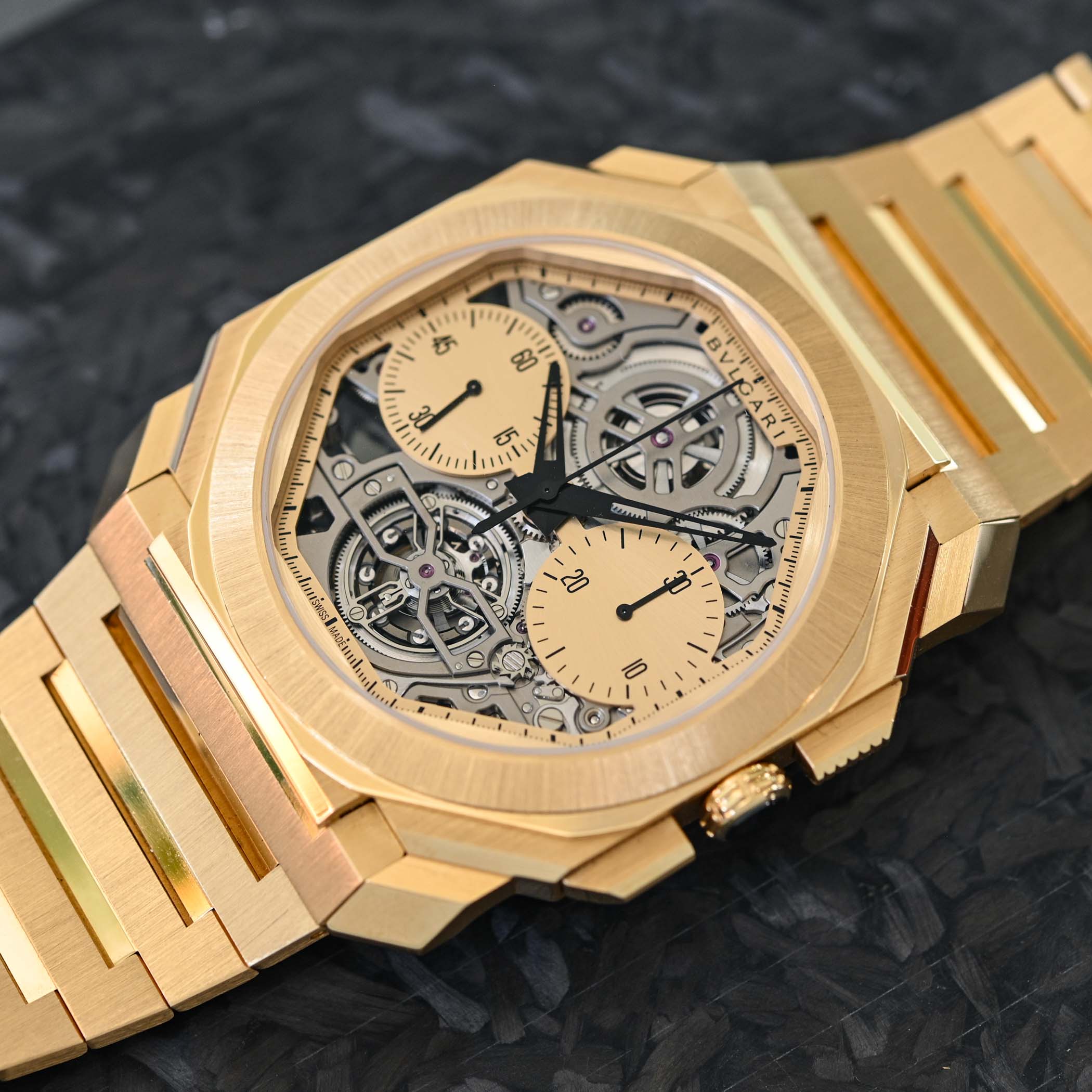 Bulgari Octo Finissimo Tourbillon Skeleton Chronograph Yellow Gold Limited Edition 103796 - hands-on - 12 Bulgari Octo Finissimo Tourbillon Skeleton Chronograph Yellow Gold