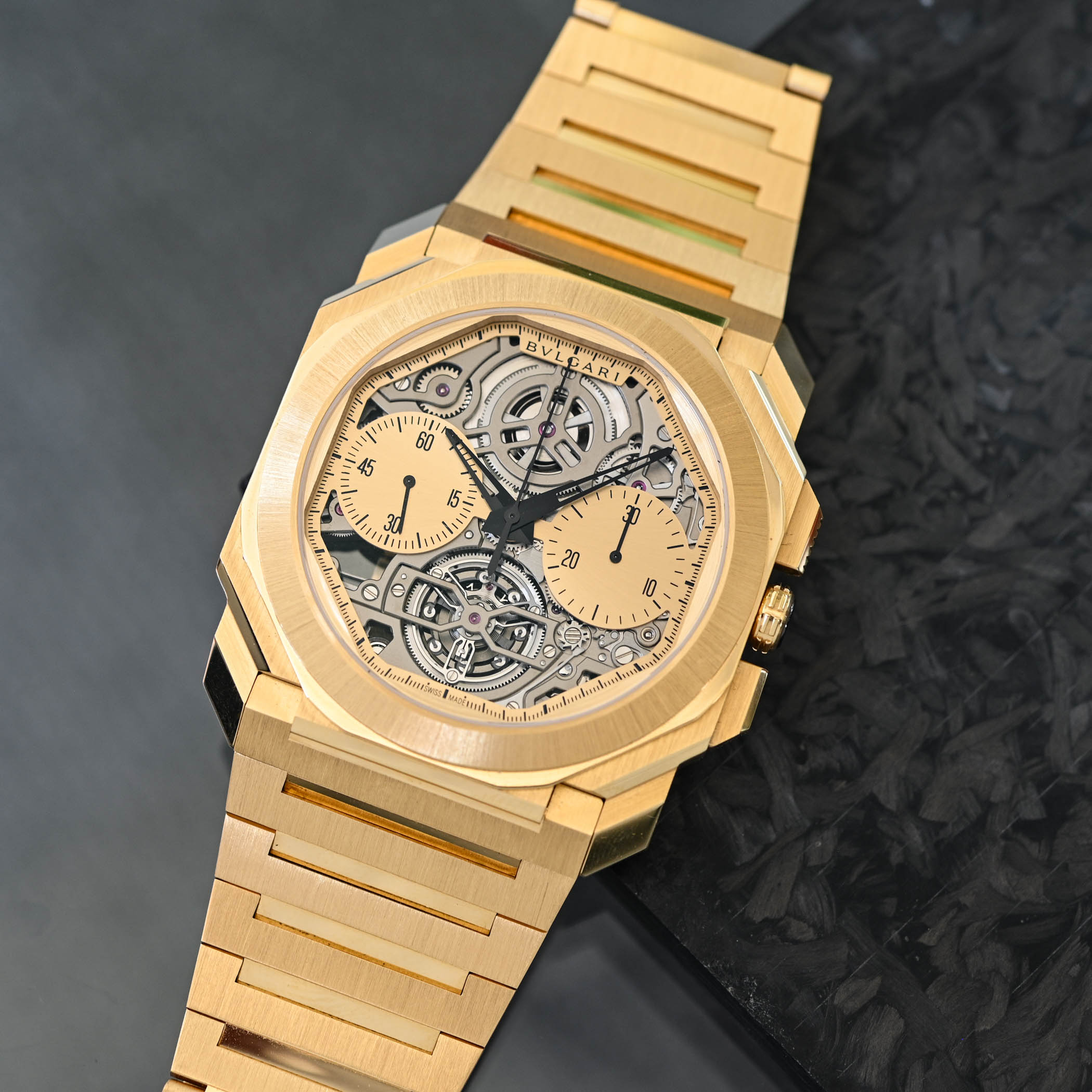 Bulgari Octo Finissimo Tourbillon Skeleton Chronograph Yellow Gold Limited Edition 103796 - hands-on - 9 Bulgari Octo Finissimo Tourbillon Skeleton Chronograph Yellow Gold