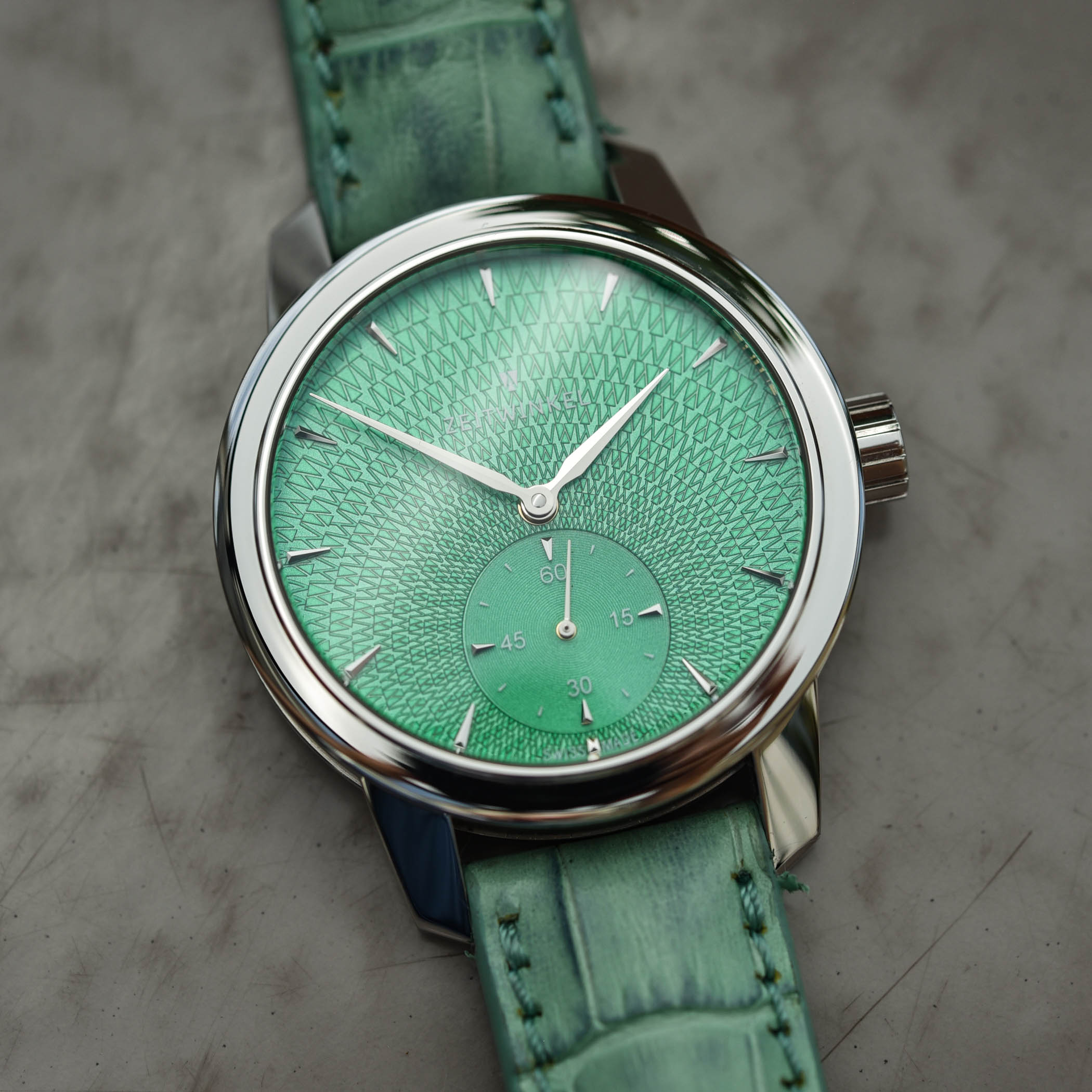 Zeitwinkel Mask Series Coloured dial Small Seconds 188 - hands-on - 5 Zeitwinkel Mask Series Coloured dial Small Seconds 188 - hands-on - 5