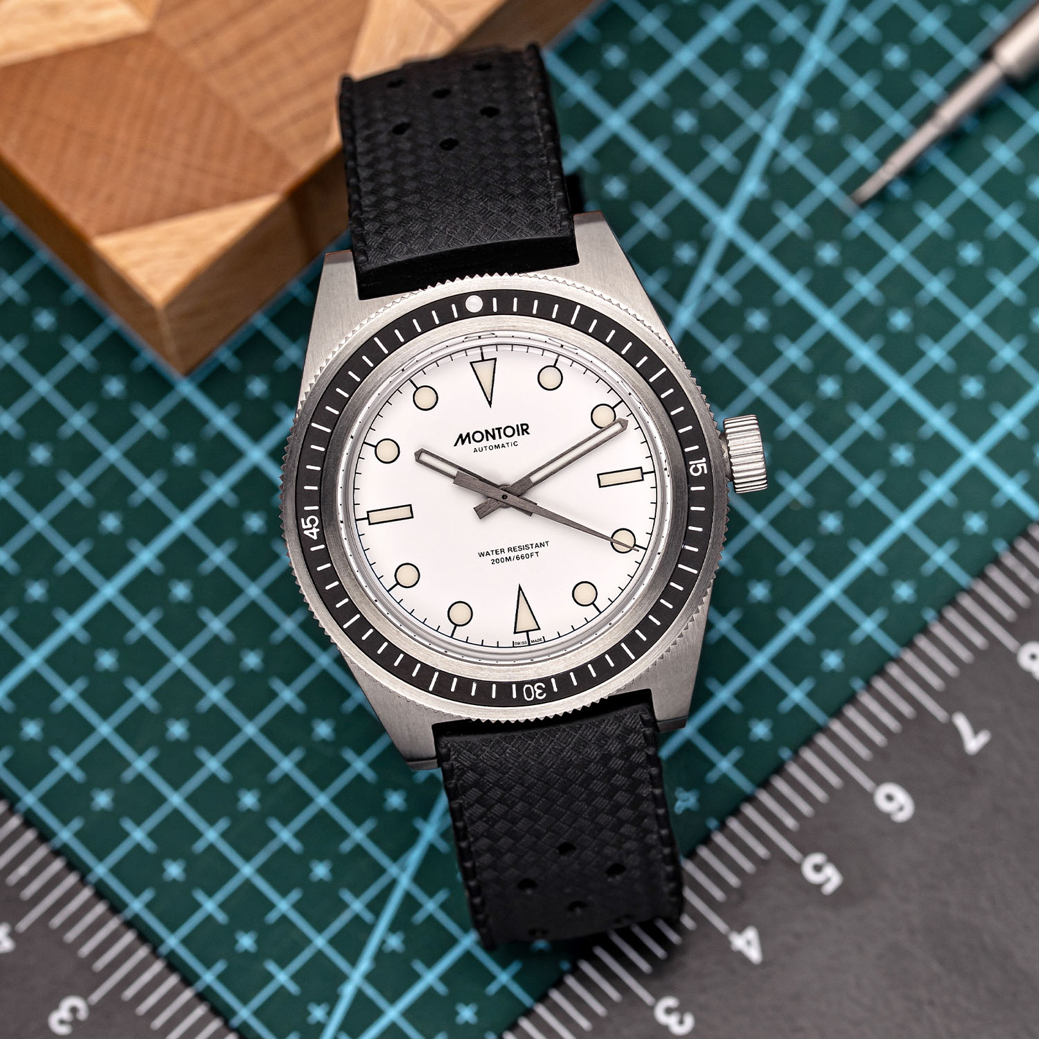 Montoir Skin-Diver - accessible automatic dive watch kickstarter - 3 Montoir Skin-Diver - accessible automatic dive watch kickstarter - 3