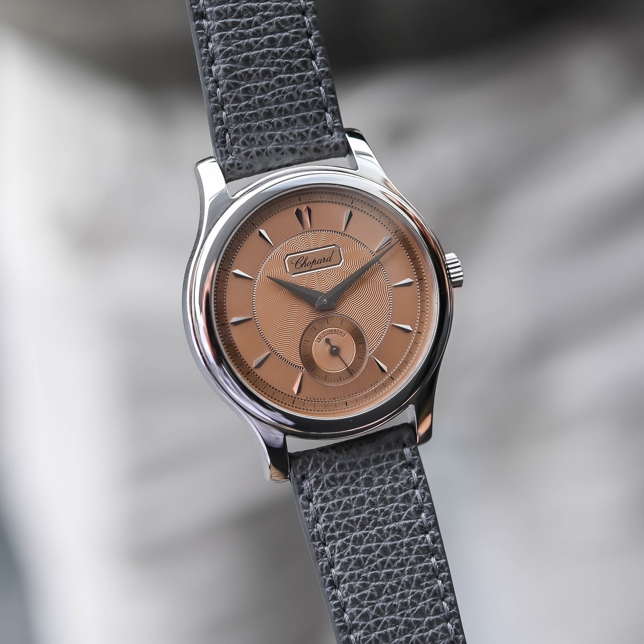 video-review-chopard-luc-1860-salmon-dial-lucent-steel-calibre-96-40-micro-rotor-2 video-review-chopard-luc-1860-salmon-dial-lucent-steel-calibre-96-40-micro-rotor-2