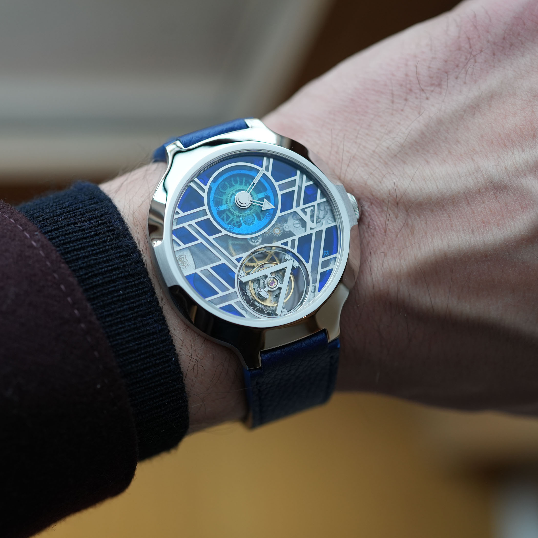 Louis Vuitton Voyager Flying Tourbillon Poincon de Geneve with Plique-a-Jour Dial - hands-on - 2 Louis Vuitton Voyager Flying Tourbillon Poincon de Geneve with Plique-a-Jour Dial - hands-on - 2