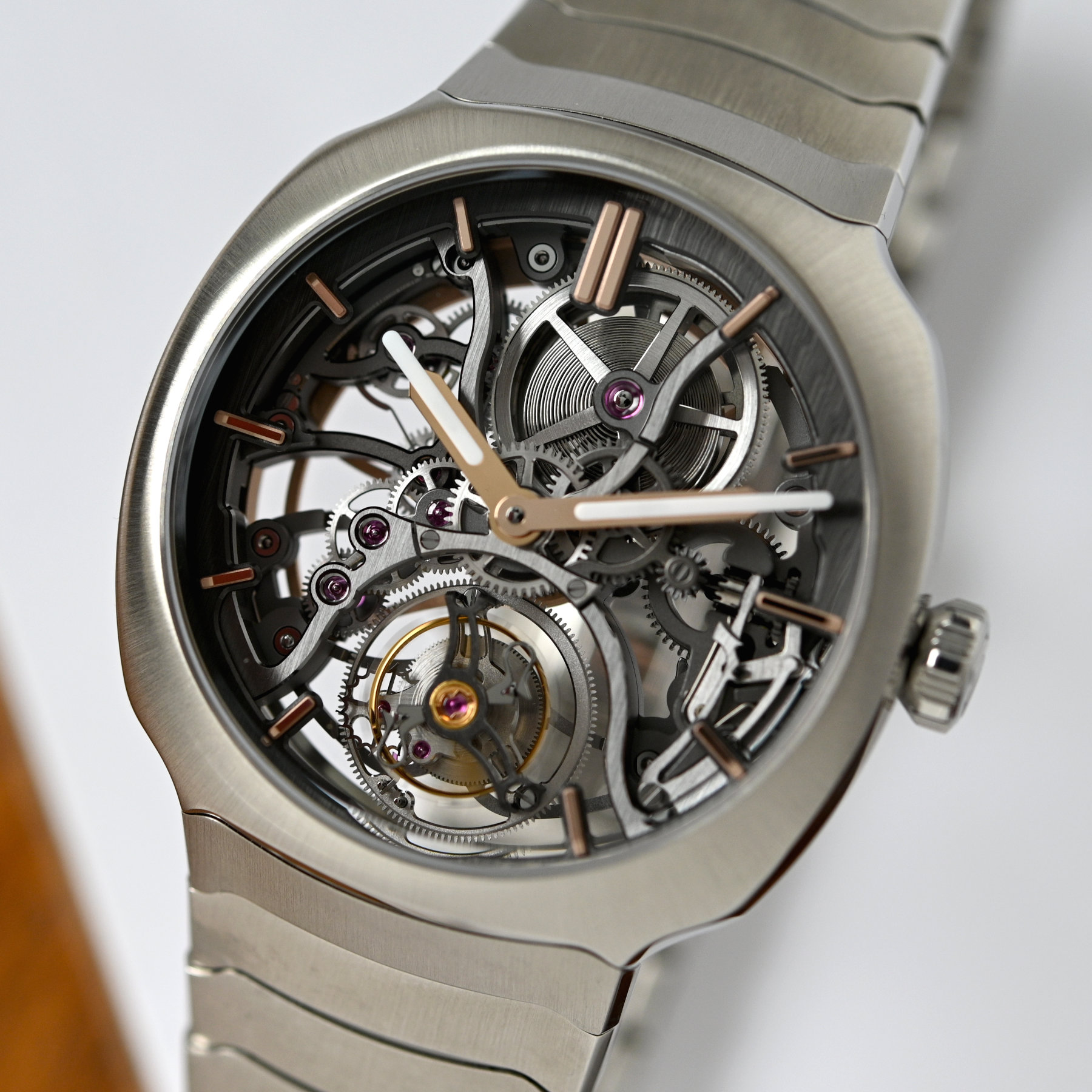 H. Moser & Cie Streamliner Tourbillon Skeleton - 1 H. Moser & Cie Streamliner Tourbillon Skeleton - 1