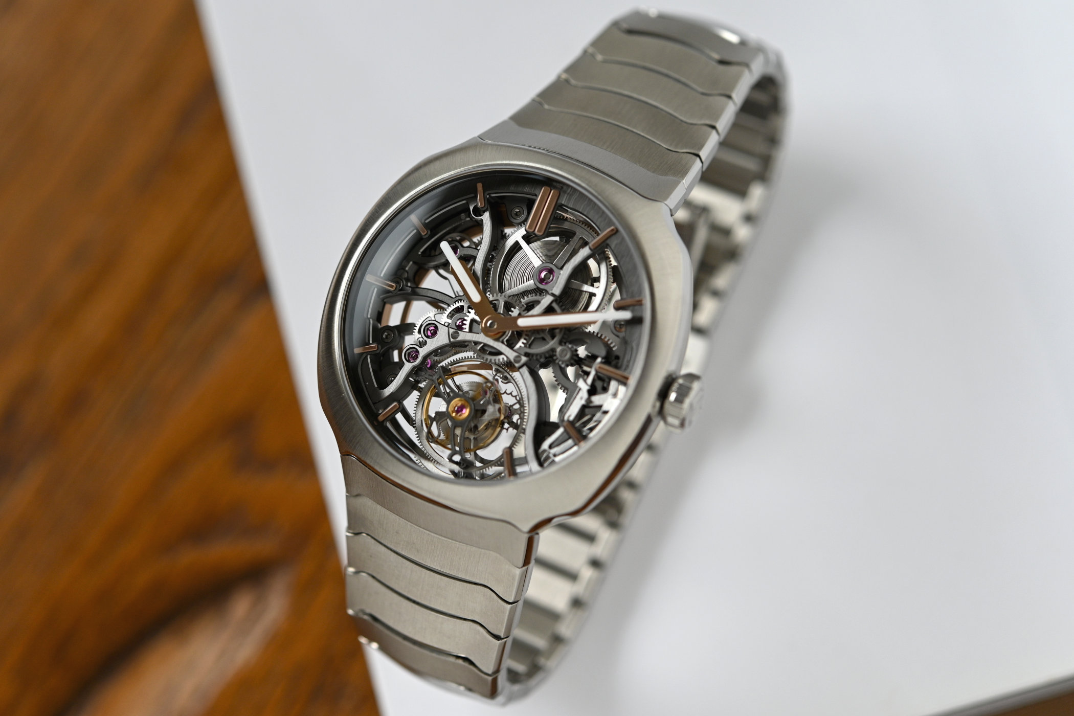 H. Moser & Cie Streamliner Tourbillon Skeleton - 4 H. Moser & Cie Streamliner Tourbillon Skeleton - 4