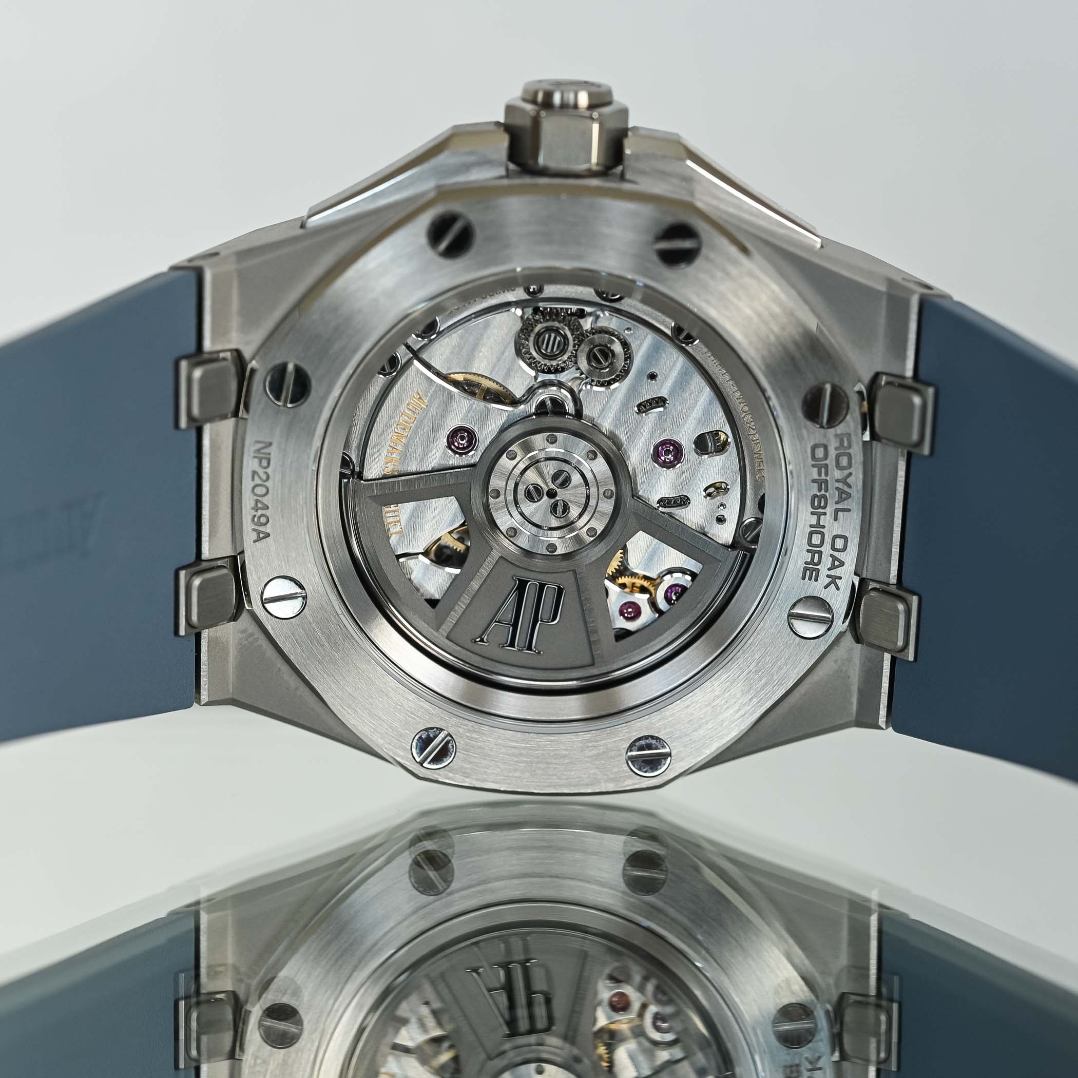 Audemars Piguet Royal Oak Offshore Selfwinding 43mm Time-and-Date Rubber Bezel 15605SK - Calibre 4302- review - 5 Audemars Piguet Royal Oak Offshore Selfwinding 43mm Time-and-Date Rubber Bezel 15605SK - Calibre 4302- review - 5