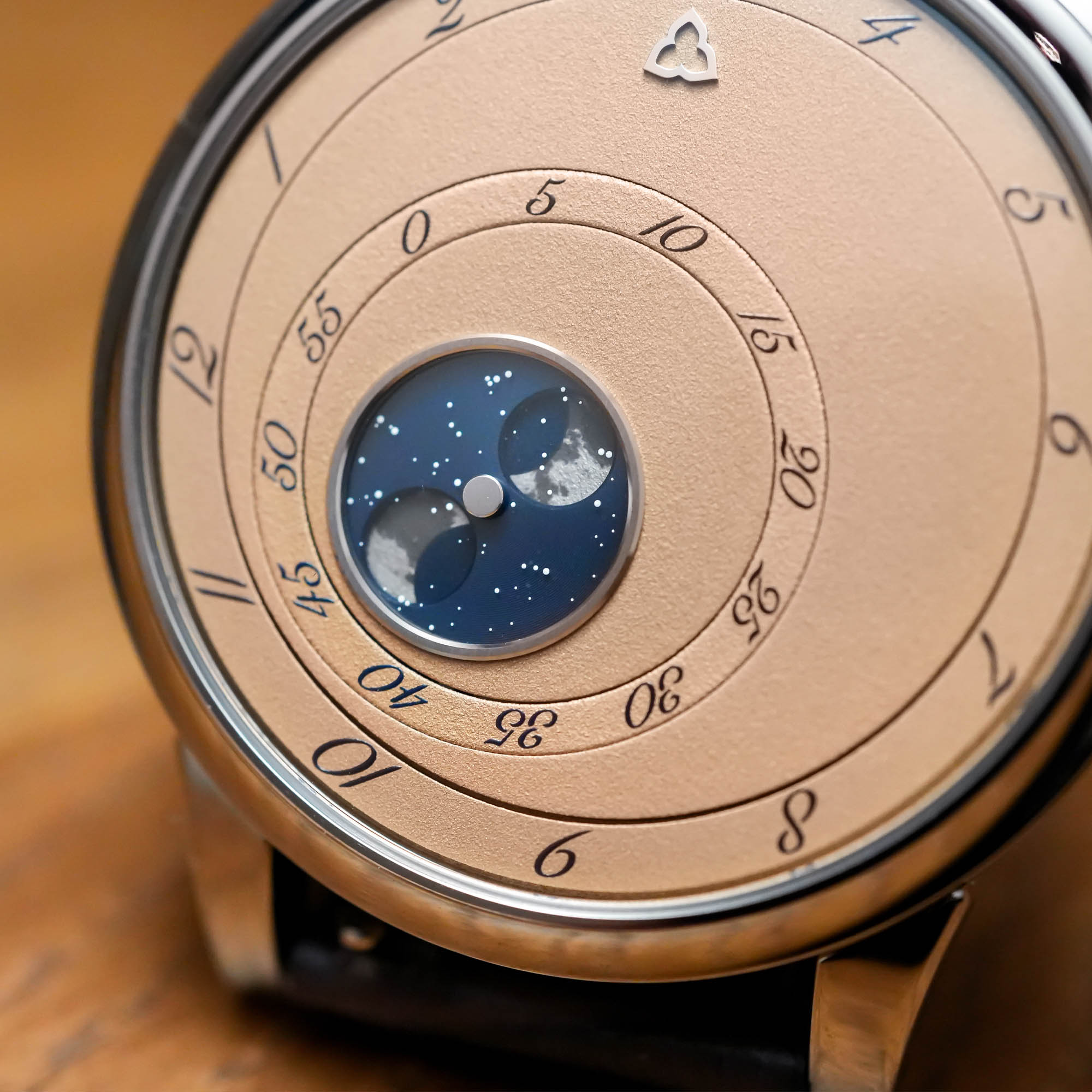 trilobe-les-matinaux-heure-exquise-moonphase-review-4 trilobe-les-matinaux-heure-exquise-moonphase-review-4