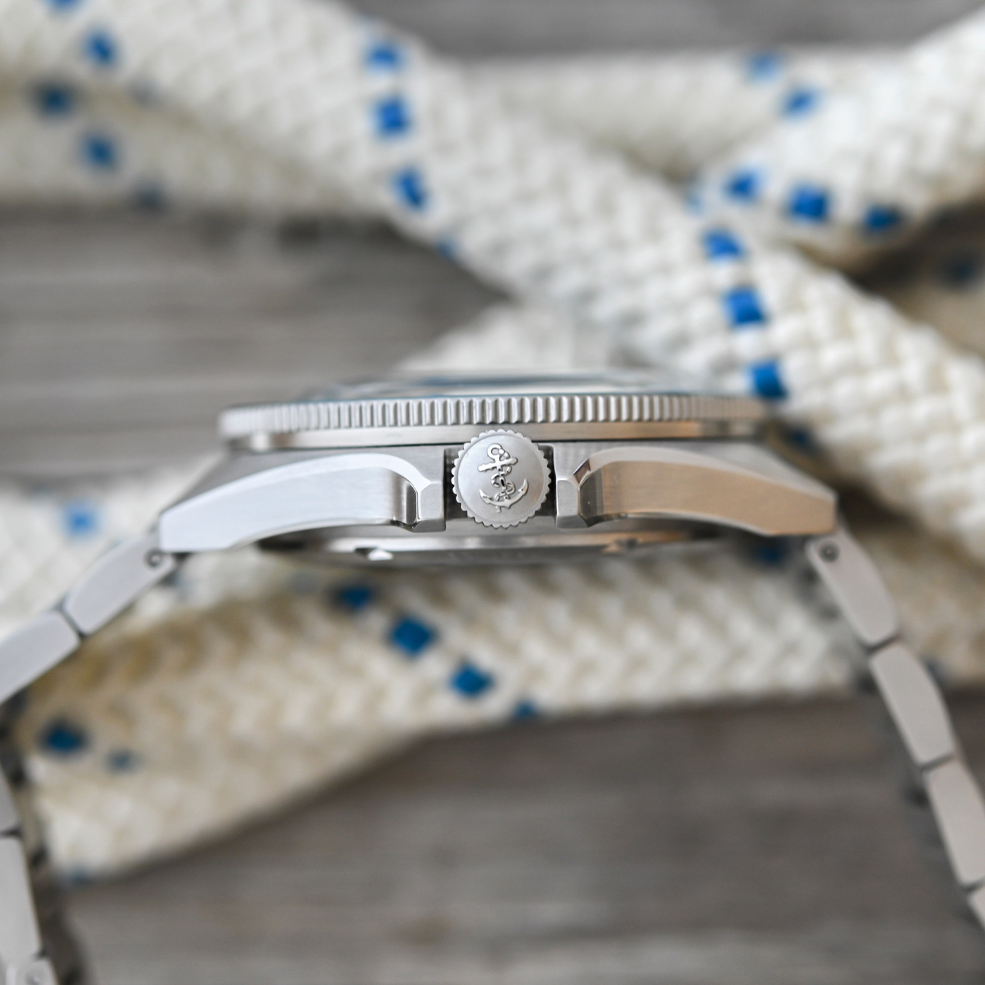 yema-navygraf-marine-nationale-cmm-10-manufacture-movement-hands-on-review-4 yema-navygraf-marine-nationale-cmm-10-manufacture-movement-hands-on-review-4