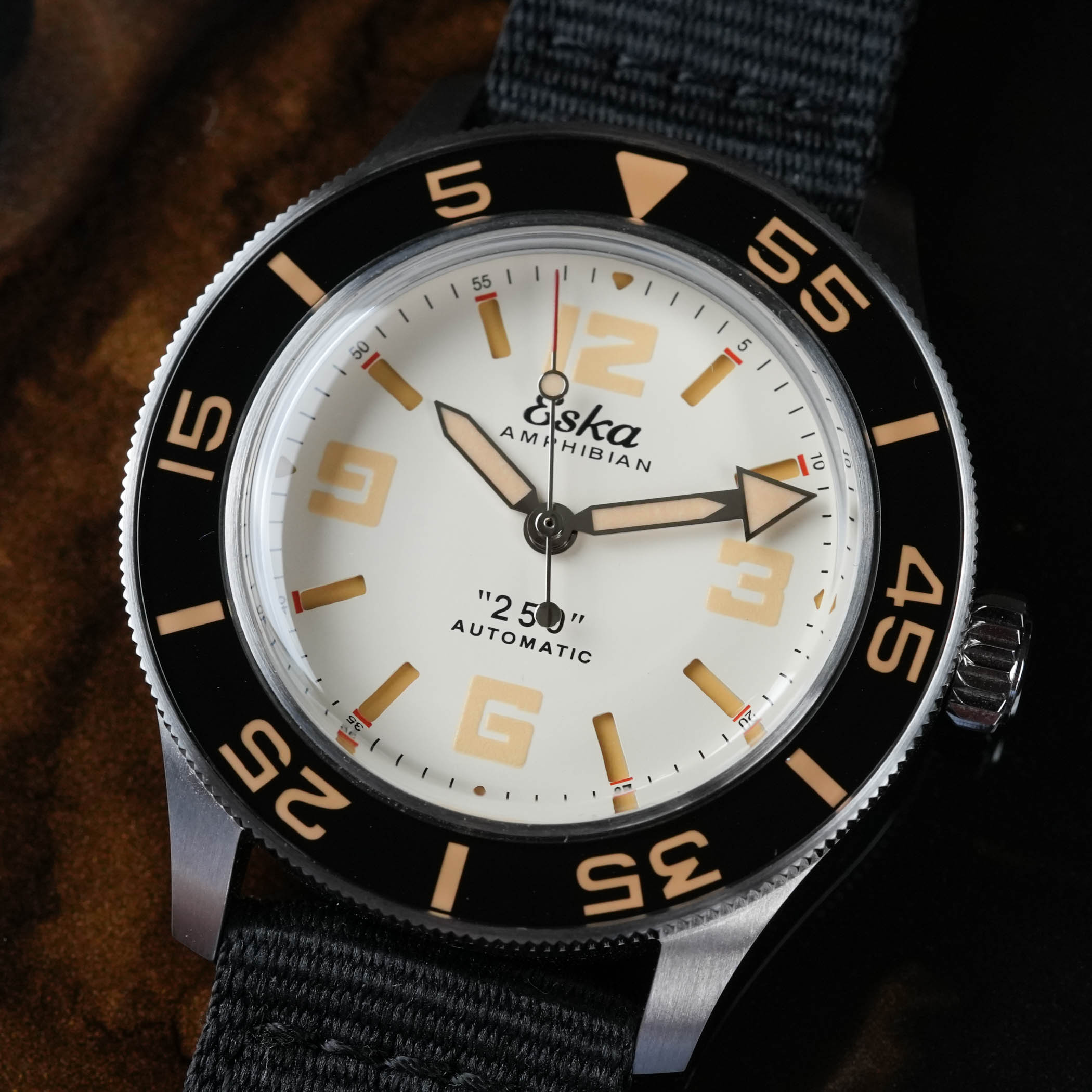 Eska Amphibian 250 White Shark - accessible vintage automatic dive watch review - 11 Eska Amphibian 250 White Shark - accessible vintage automatic dive watch review - 11