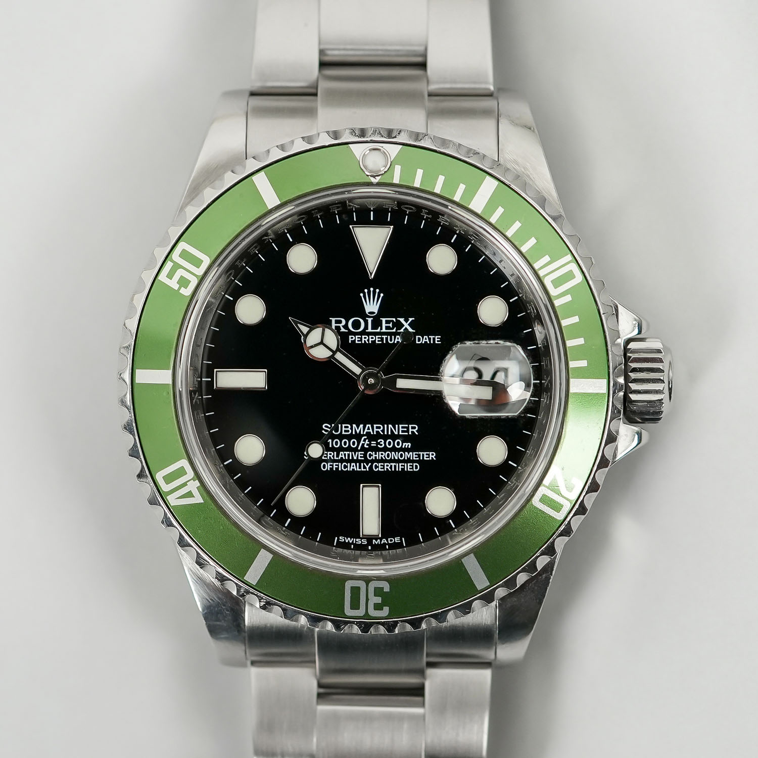 Comparison Review Green Bezel Rolex Submariner Kermit 16610LV vs Starbucks 126610LV - 13 Comparison Review Green Bezel Rolex Submariner Kermit 16610LV vs Starbucks 126610LV - 13