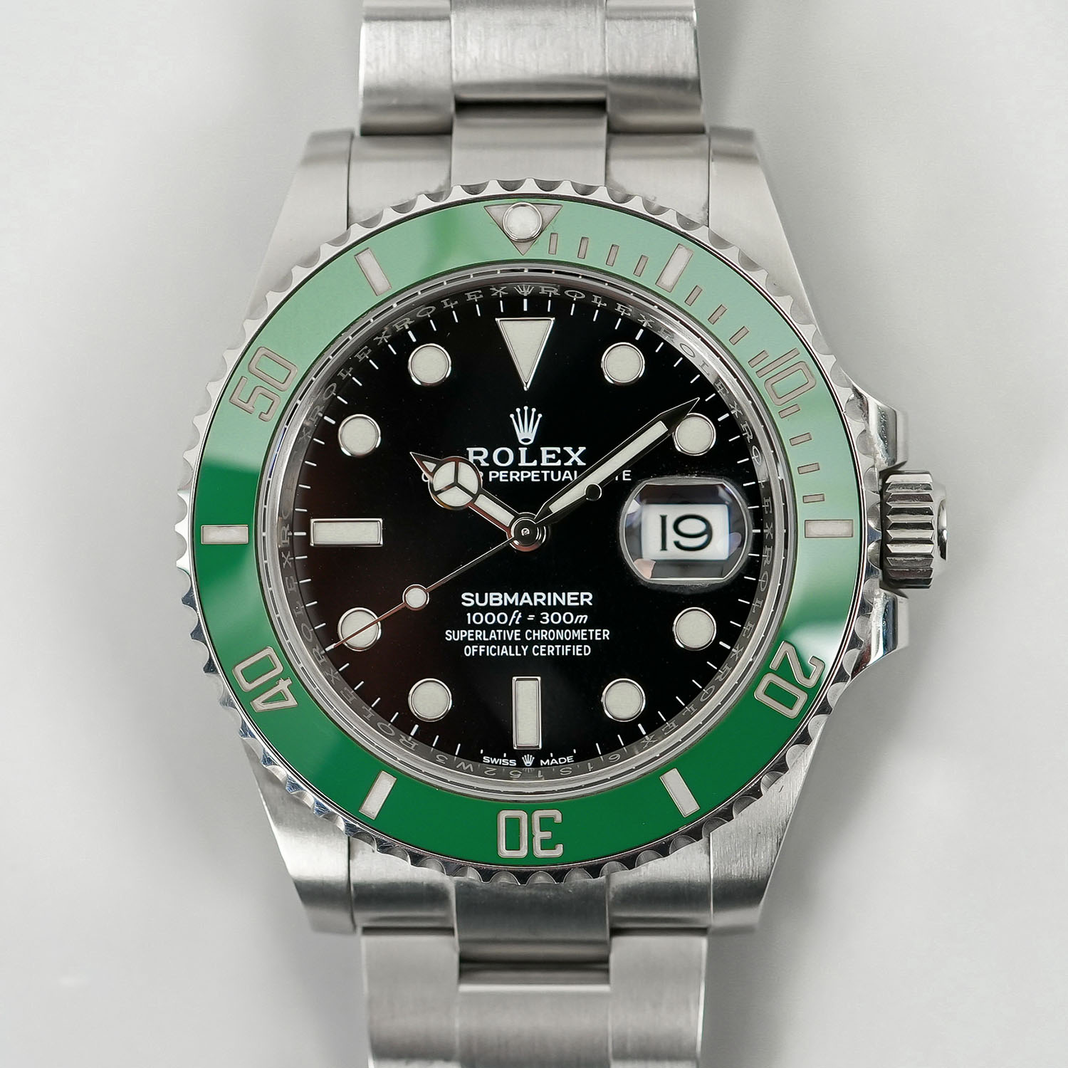 Comparison Review Green Bezel Rolex Submariner Kermit 16610LV vs Starbucks 126610LV - 14 Comparison Review Green Bezel Rolex Submariner Kermit 16610LV vs Starbucks 126610LV - 14
