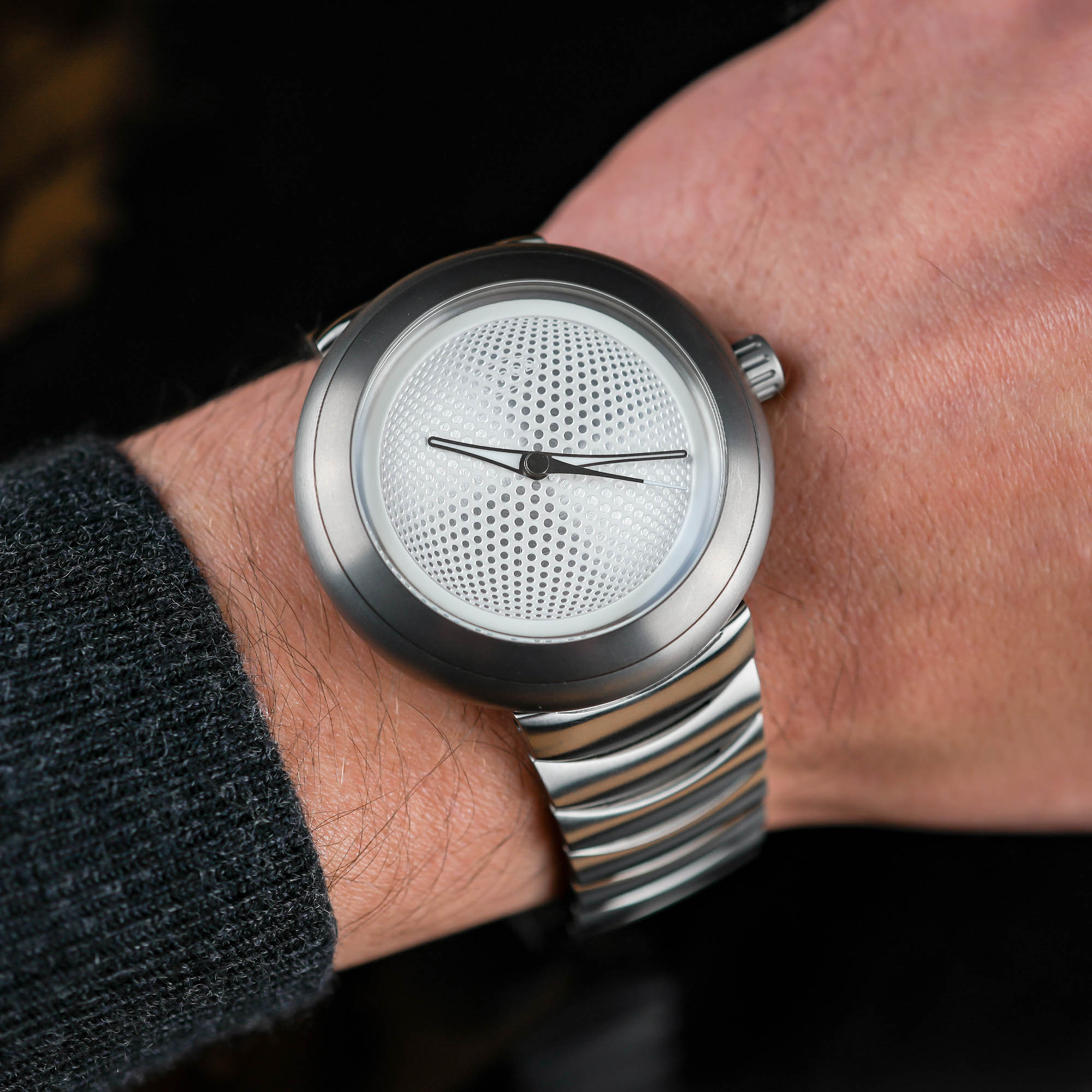 ikepod-horopod-titanium-gen3-swiss-eta-movement-titanium-bracelet-review-12 ikepod-horopod-titanium-gen3-swiss-eta-movement-titanium-bracelet-review-12