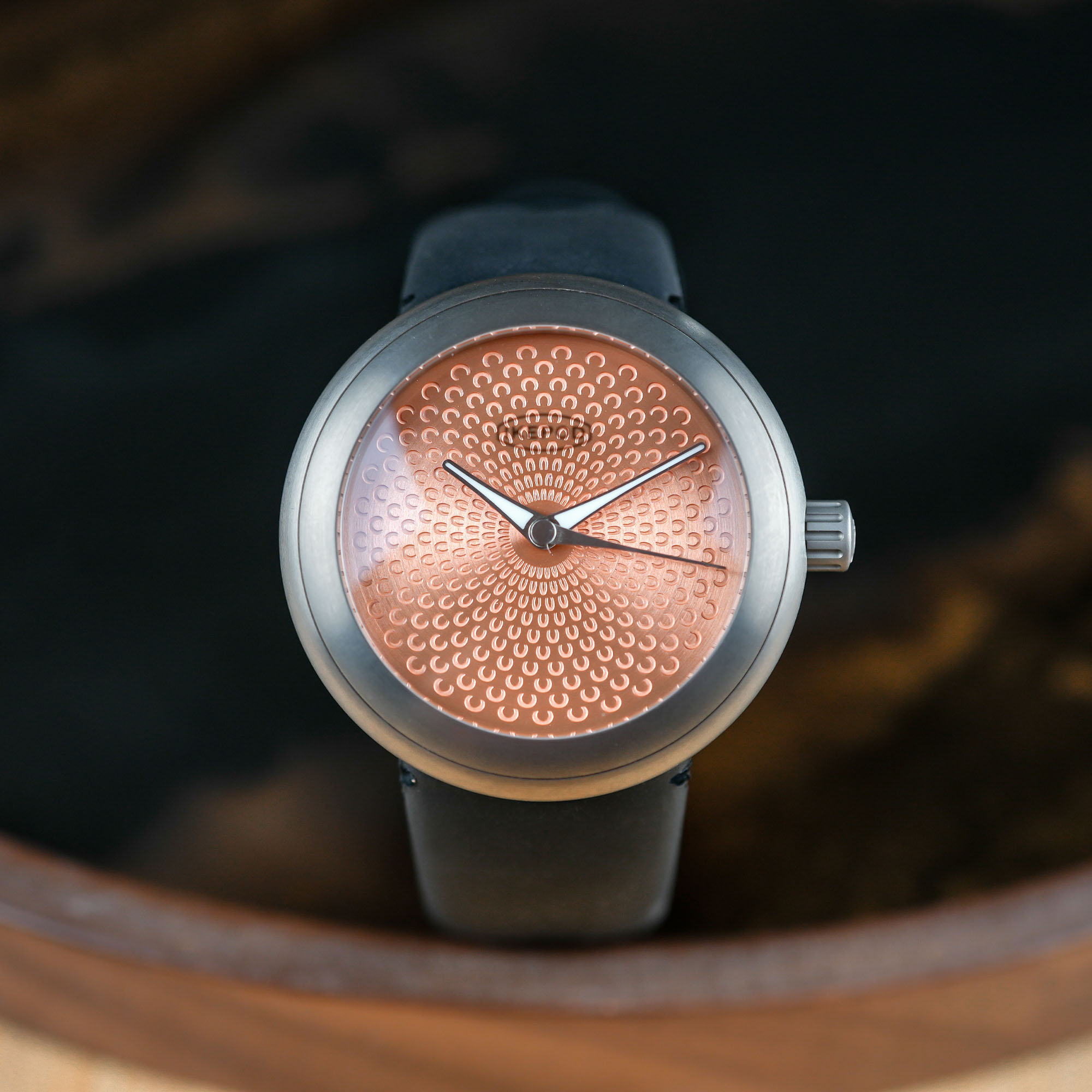 ikepod-horopod-titanium-gen3-swiss-eta-movement-titanium-bracelet-review-9 ikepod-horopod-titanium-gen3-swiss-eta-movement-titanium-bracelet-review-9